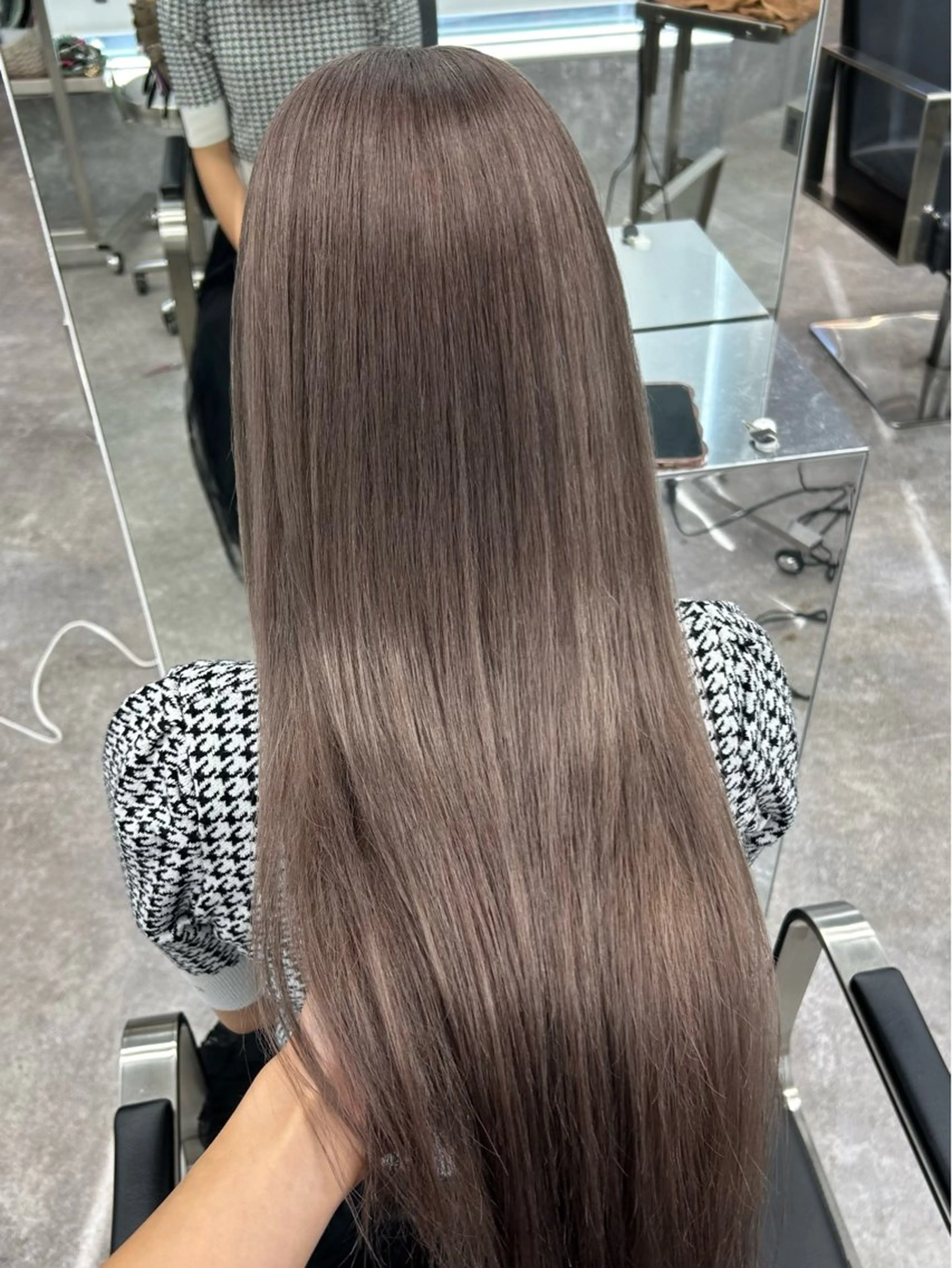 カラー AI KAのヘアスタイル