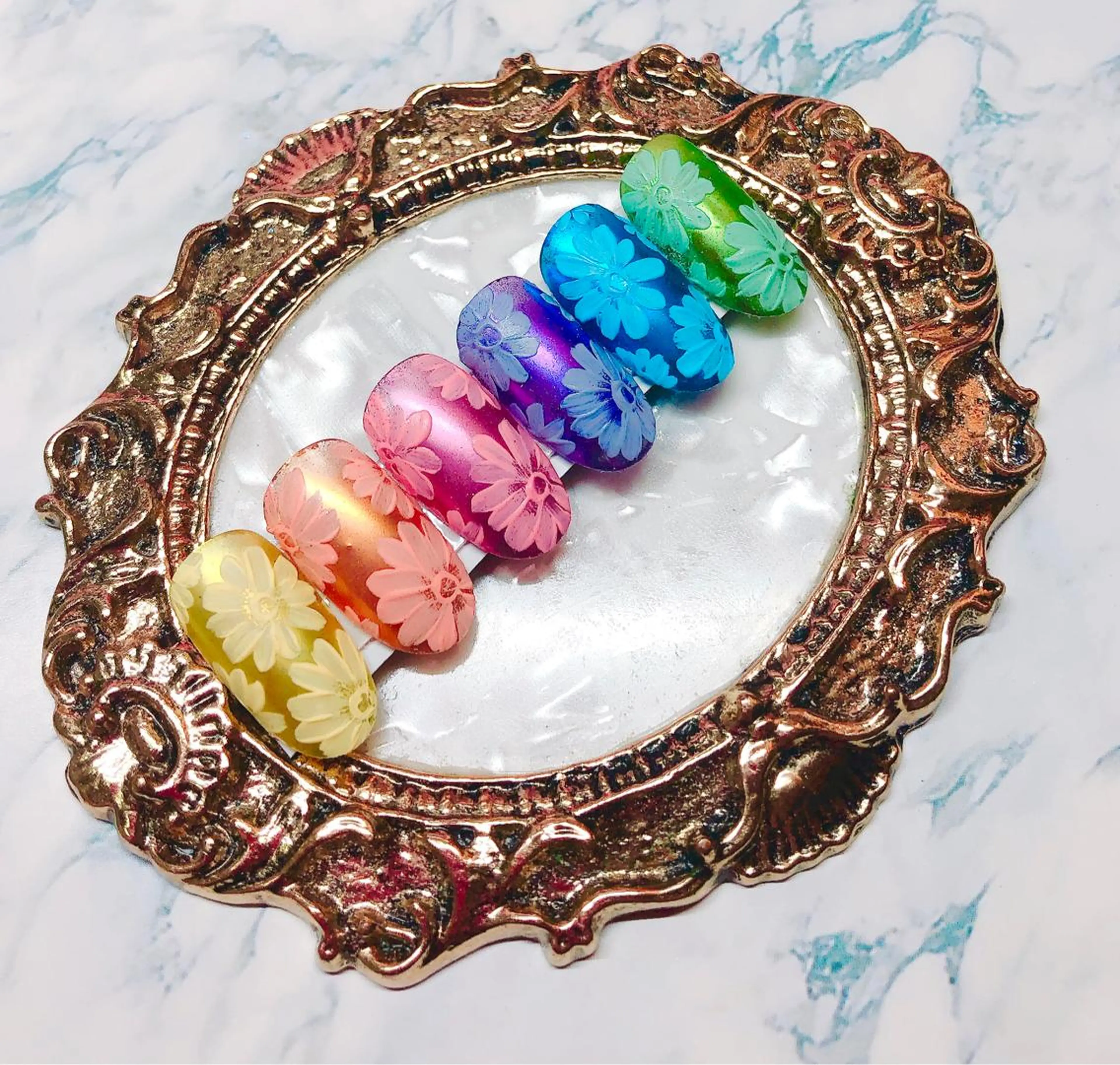 ネイル アートネイル CROWN プライベートサロンのネイルデザイン