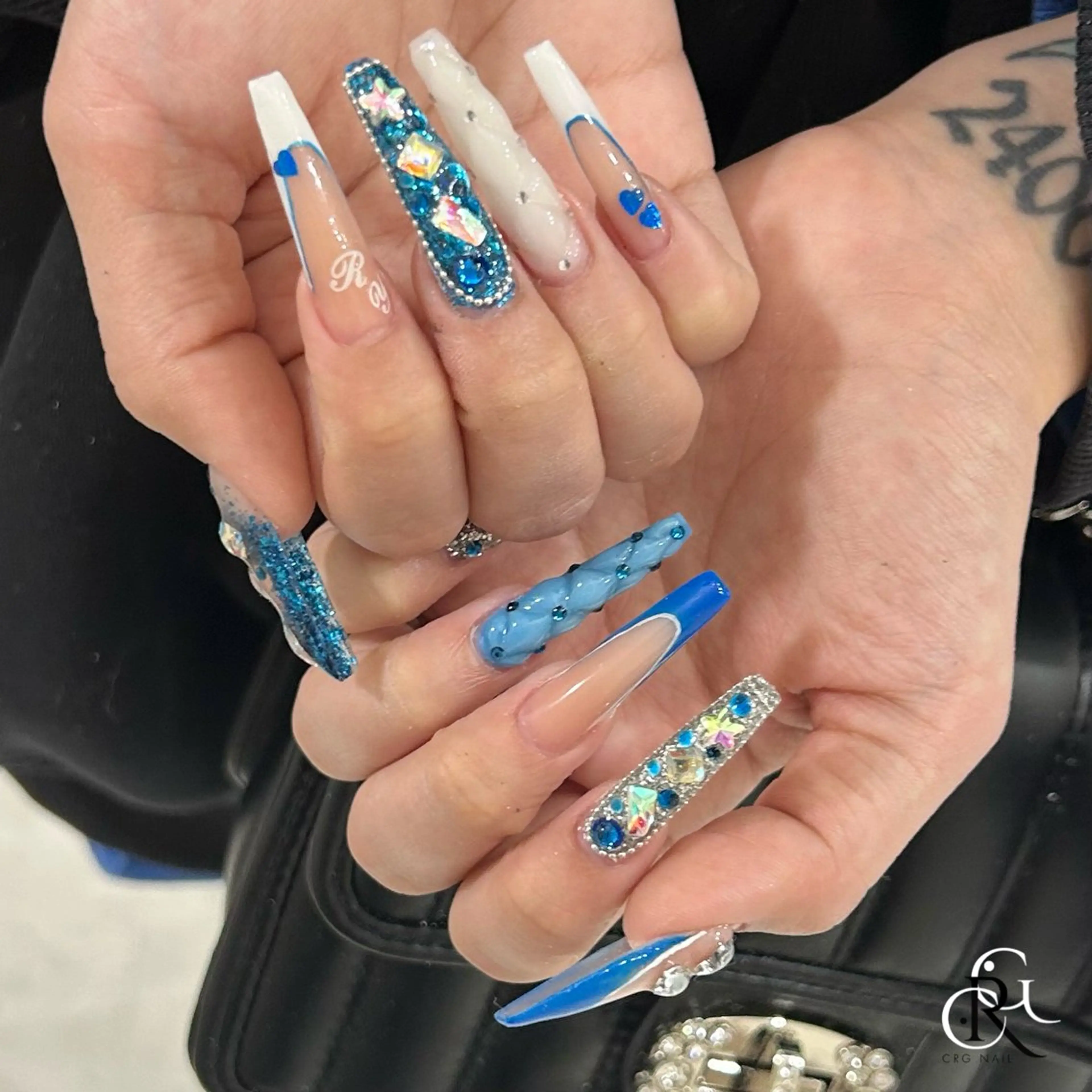 ロング ハンドネイル 美フォルムスカルプ✨ RENAのネイルデザイン