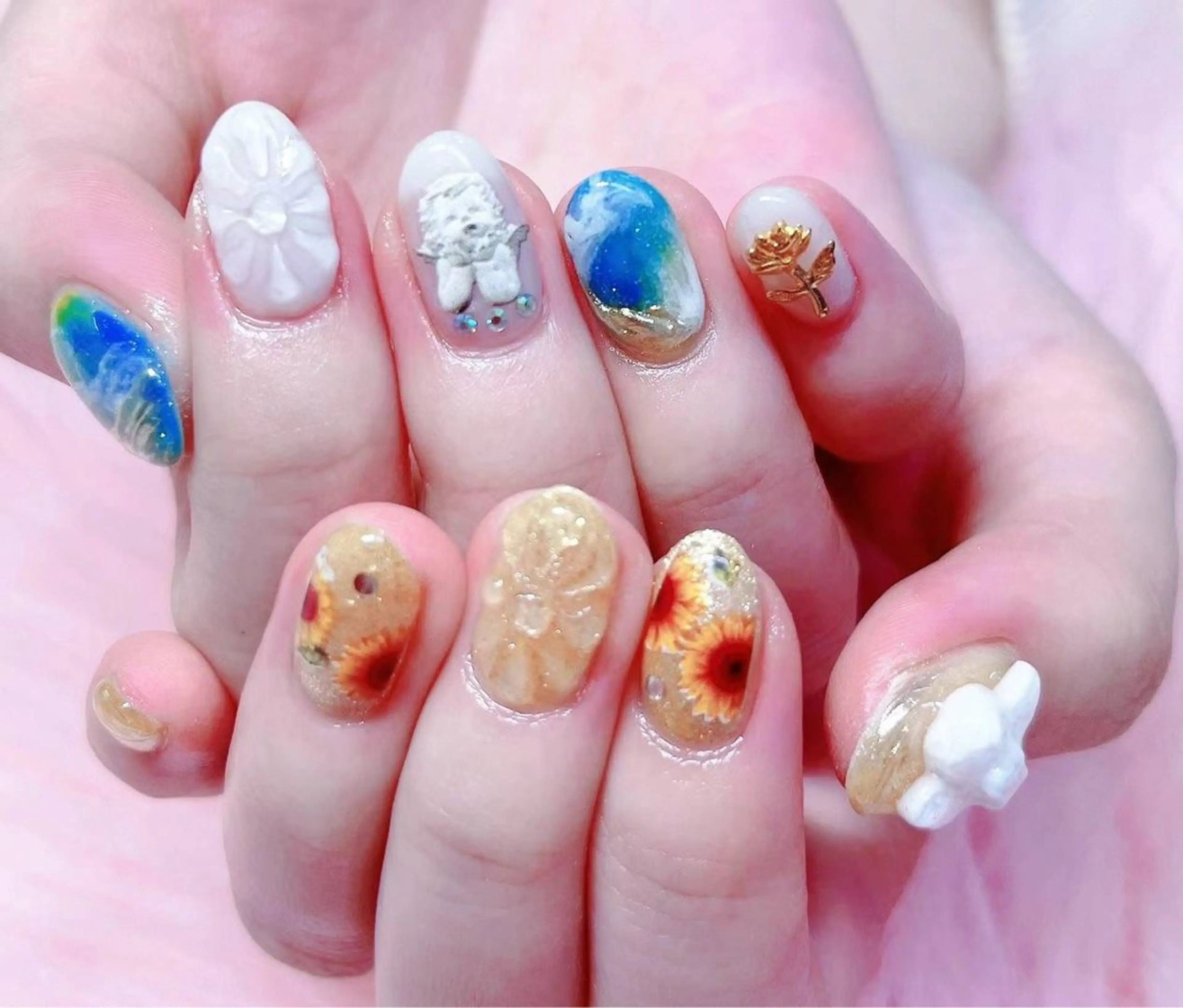 ネイル フットネイル フレンチネイル ジェルネイル ハート キラキラネイル ハンドネイル MoonNail ユリ🌸のネイルデザイン
