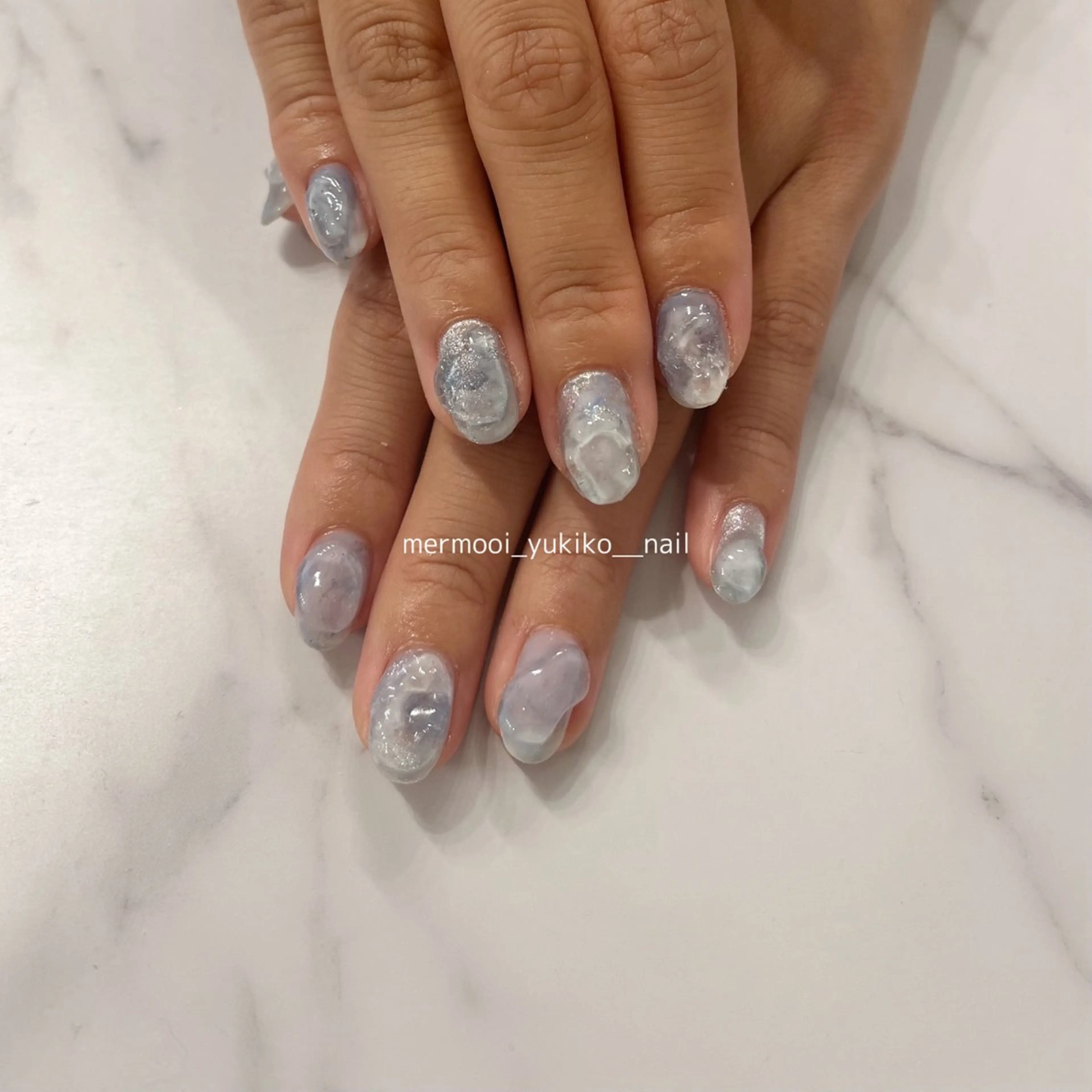 ネイル 氷ネイル・うるうるネイル マグネットネイル 持ち込み ニュアンスネイル ぷっくりネイル melumooi nailのネイルデザイン