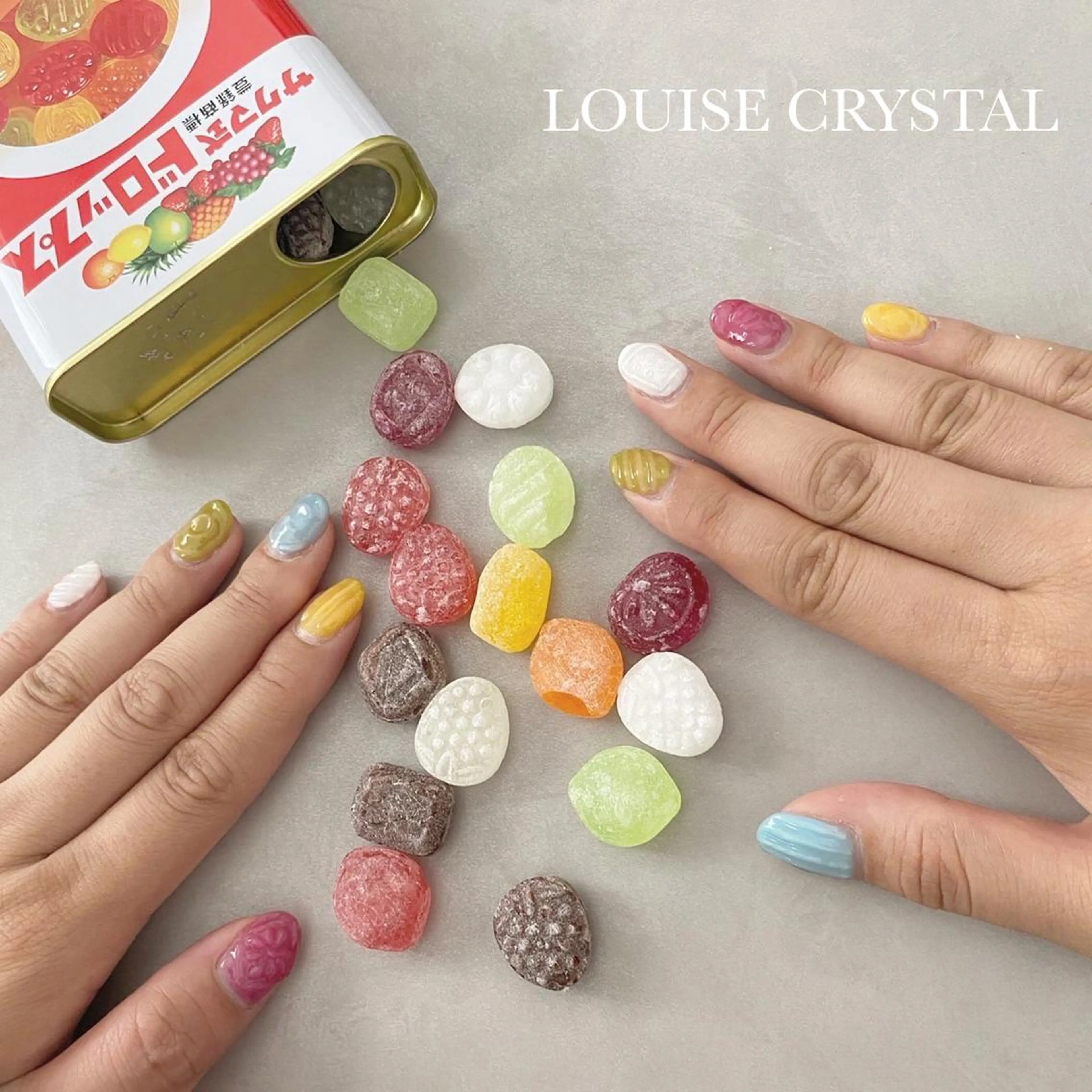 ネイル ハンドネイル LOUISE CRYSTALのネイルデザイン