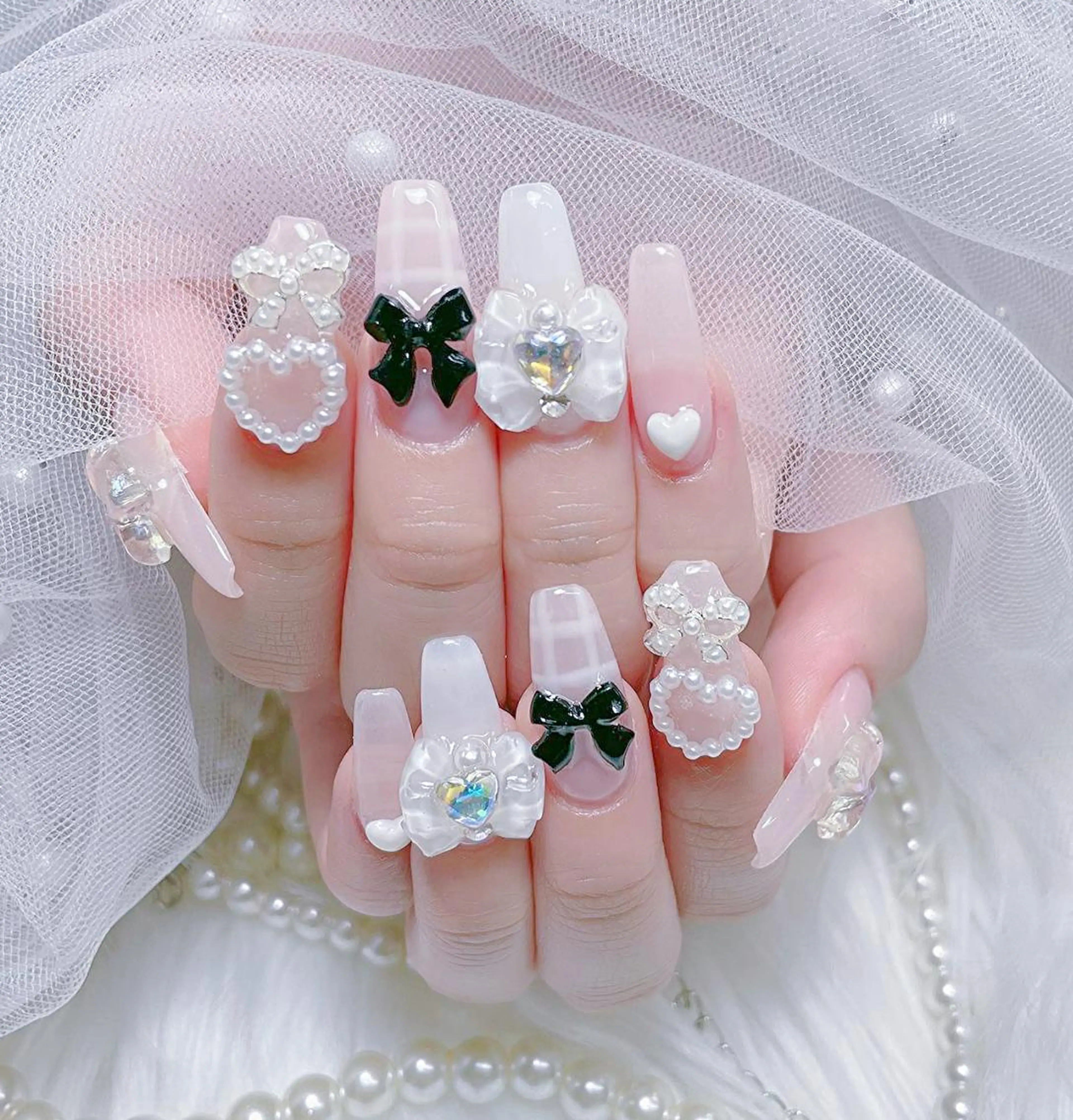 カラー ネイル グラデーションカラー 卒業式のヘアスタイル アートネイル 成人式 フットネイル ハンドネイル ハンドケア For U nail スカルプ専門店のネイルデザイン