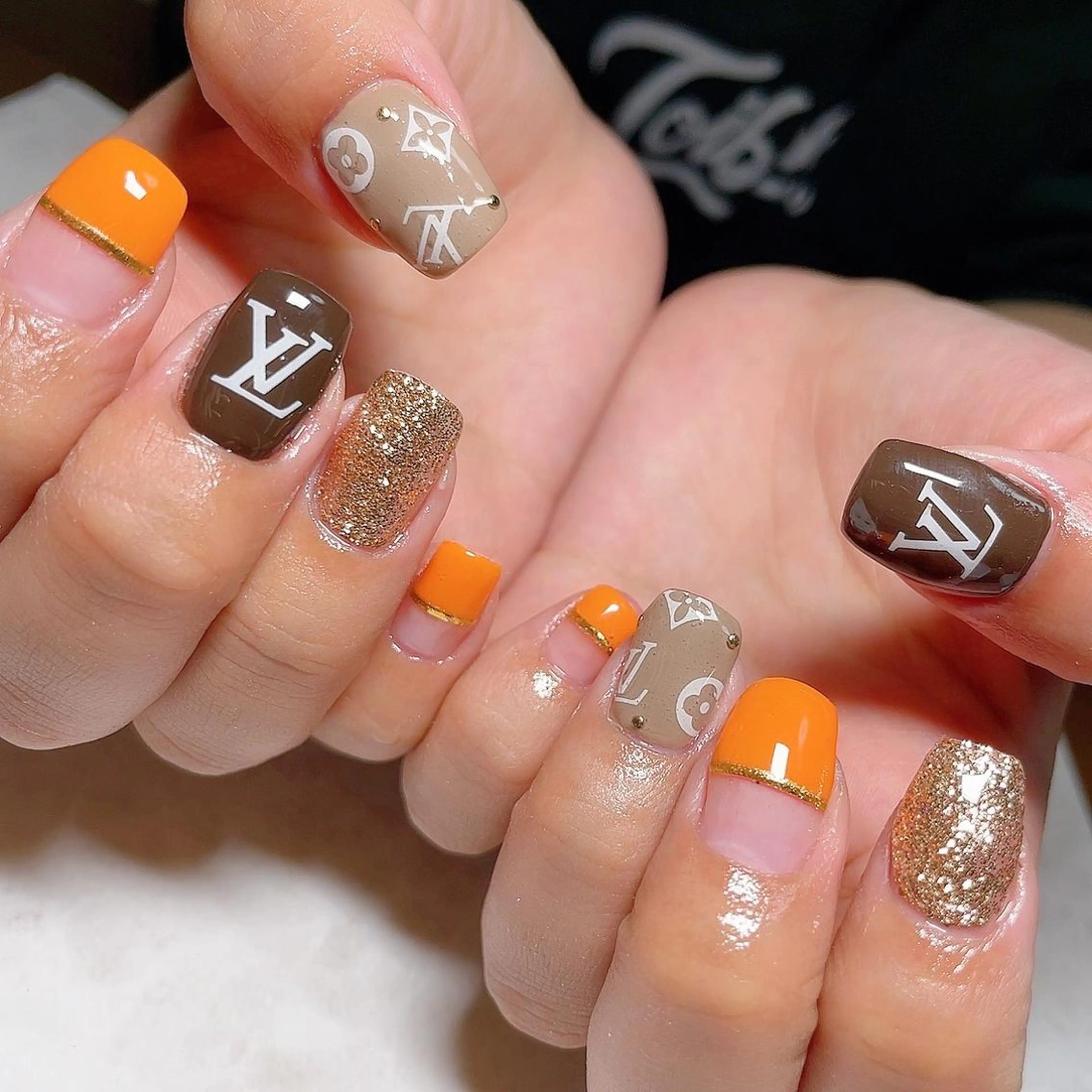 ショート ハンドネイル 知花 梨花のネイルデザイン
