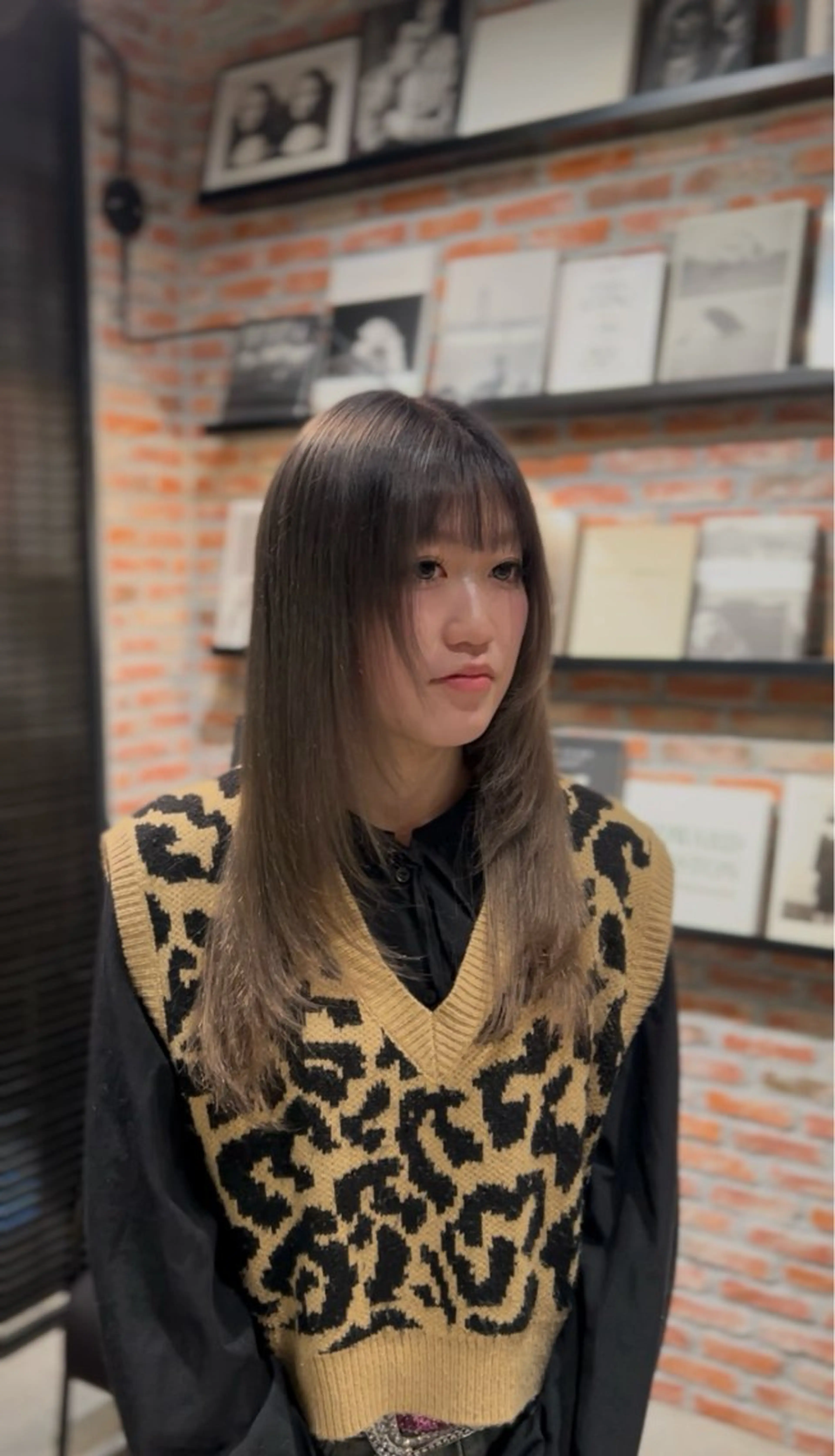 ロング カラー organic＋atelier所属・りお ブリーチカラーのヘアスタイル
