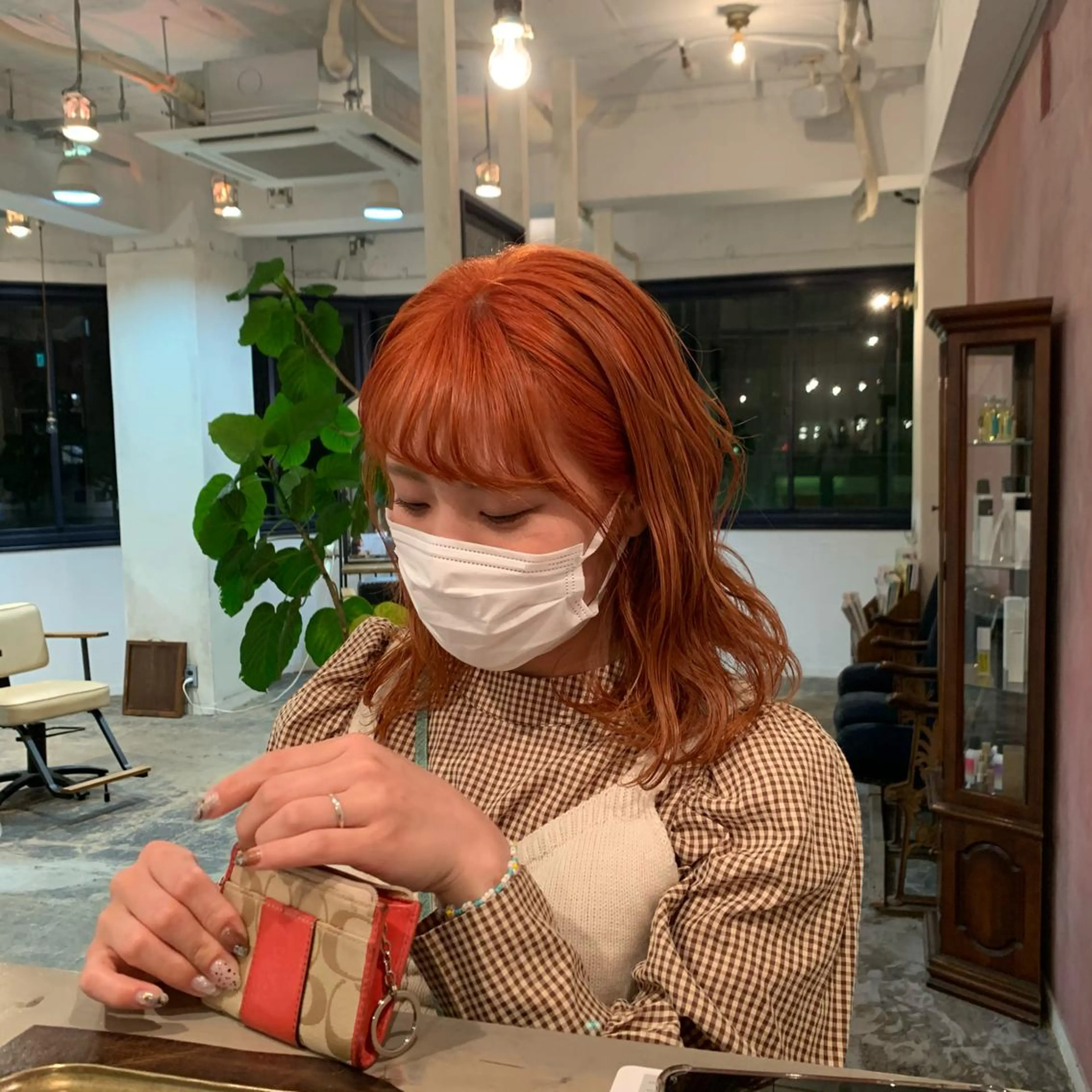 セミロング カラー ブリーチ オレンジ ヘアカラー 似合わせカット ケアパーマ喜来雅由のヘアスタイル