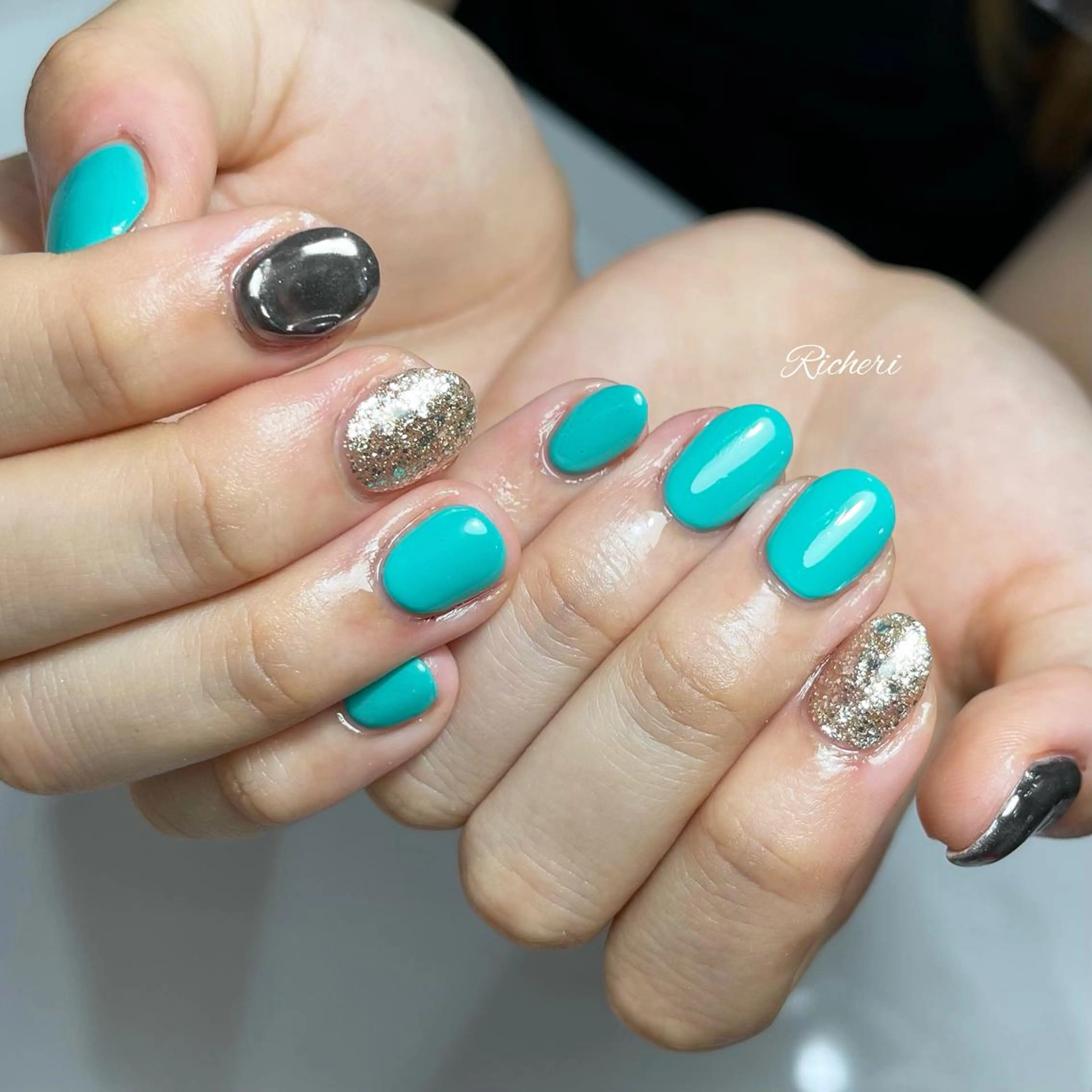 ミディアム ネイル 韓国風ヘア アートネイル フラワーネイル フレンチネイル ジェルネイル richeri beautyのエステ・リラクイメージ