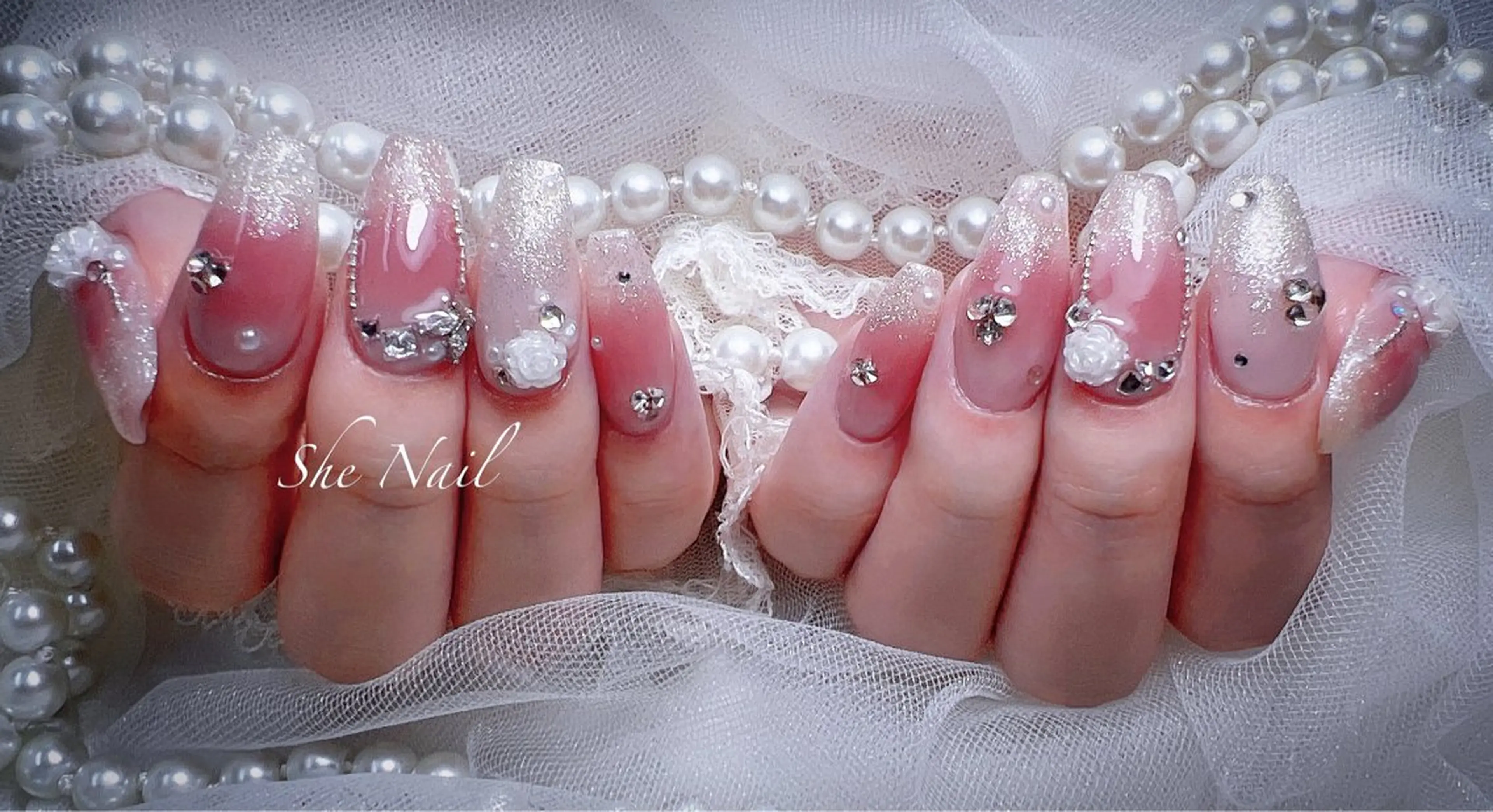 ネイル チークネイル 長さ出し フレンチネイル ガラスフレンチ キラキラネイル ハンドネイル She   Nail所属・ISA_ BELLAのネイルデザイン