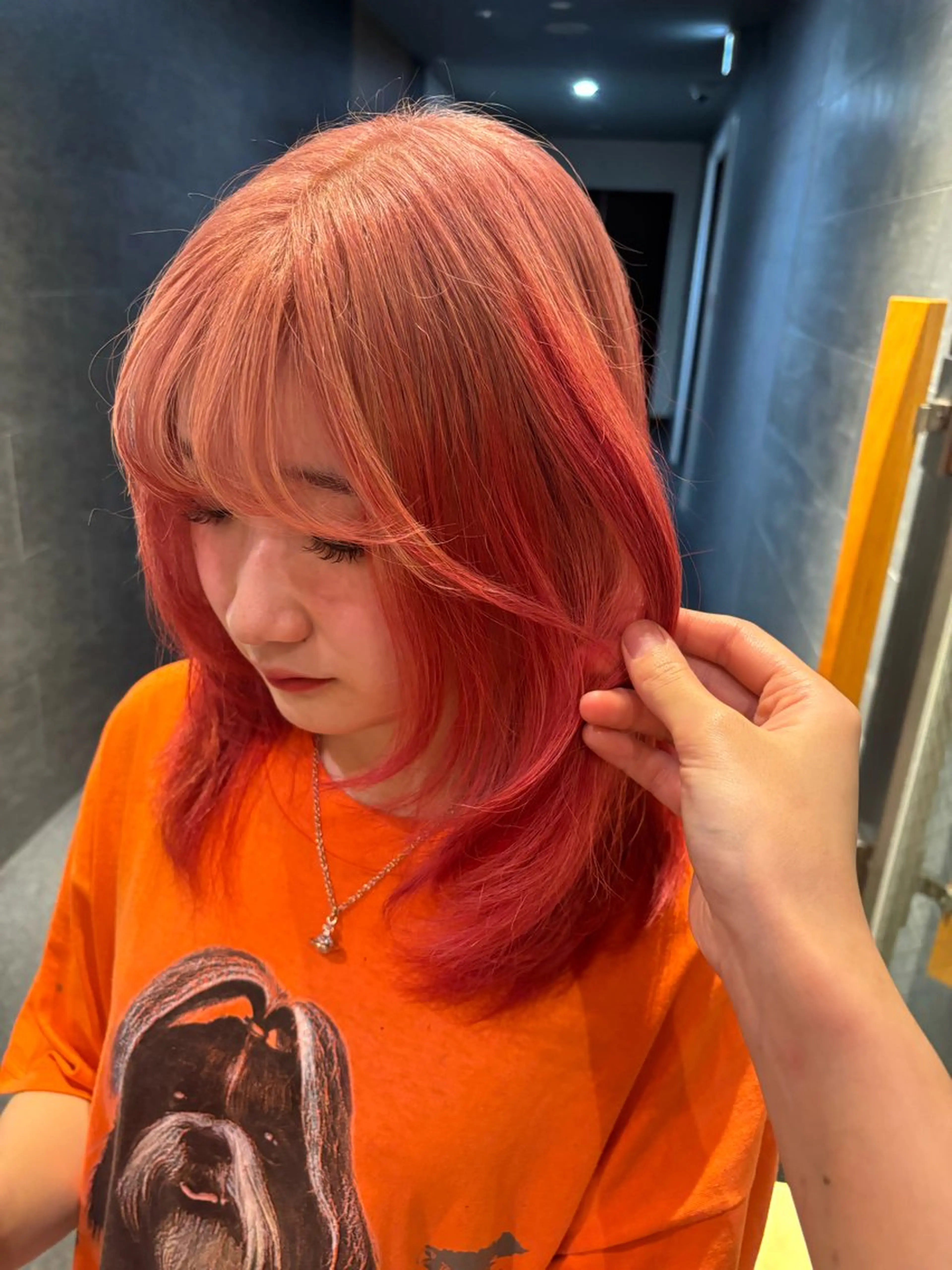 セミロング カラー ブリーチ ゆい/パーマ/レイヤ ー/似合わせカラーのヘアスタイル