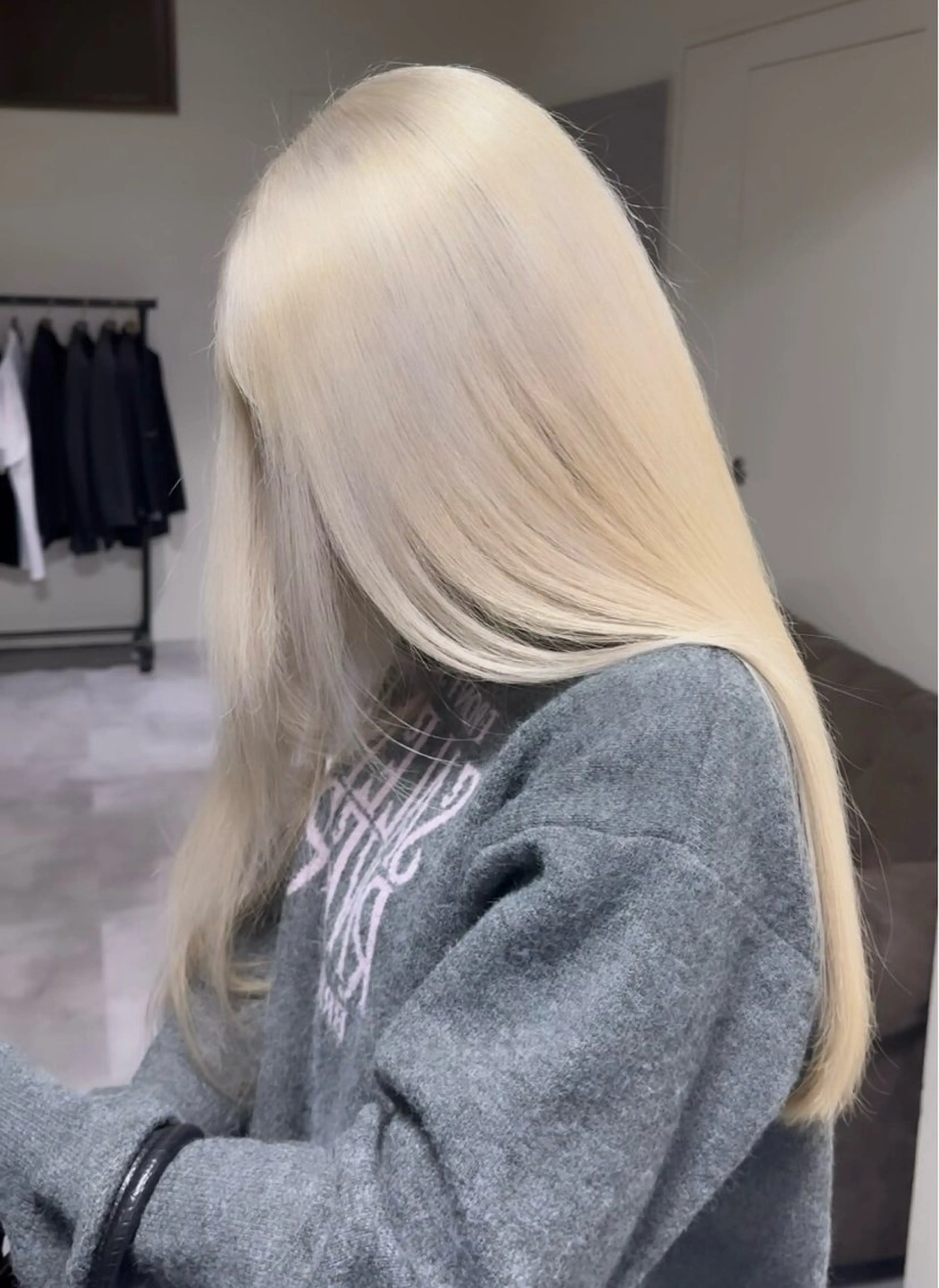 セミロング ヘアカラー Maison髪質改善 レイヤー/三宮のヘアスタイル