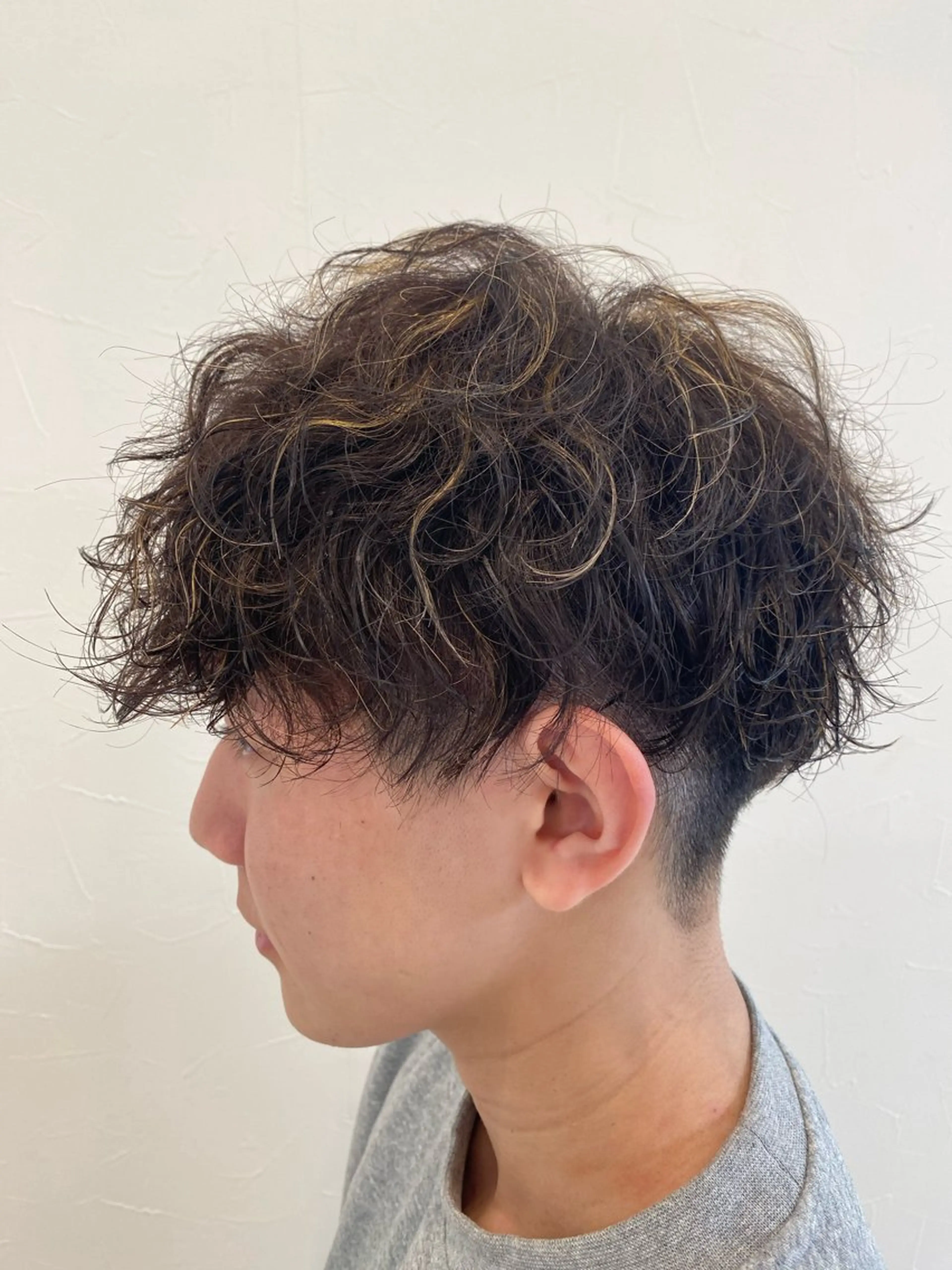 ショート パーマ メンズ 神戸 蒼司のヘアスタイル