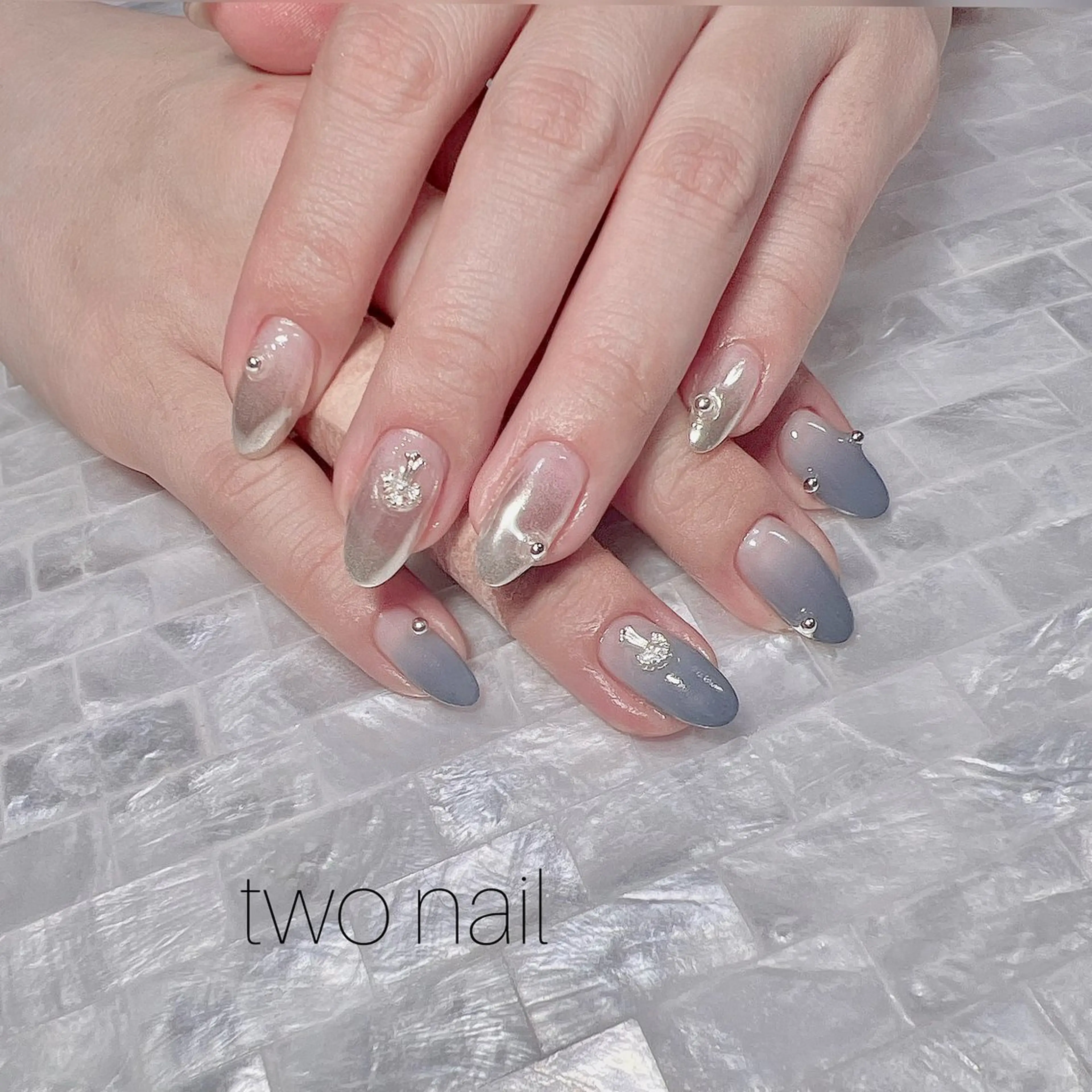ネイル ネイルチップ ホワイト ハンドネイル two nailのネイルデザイン