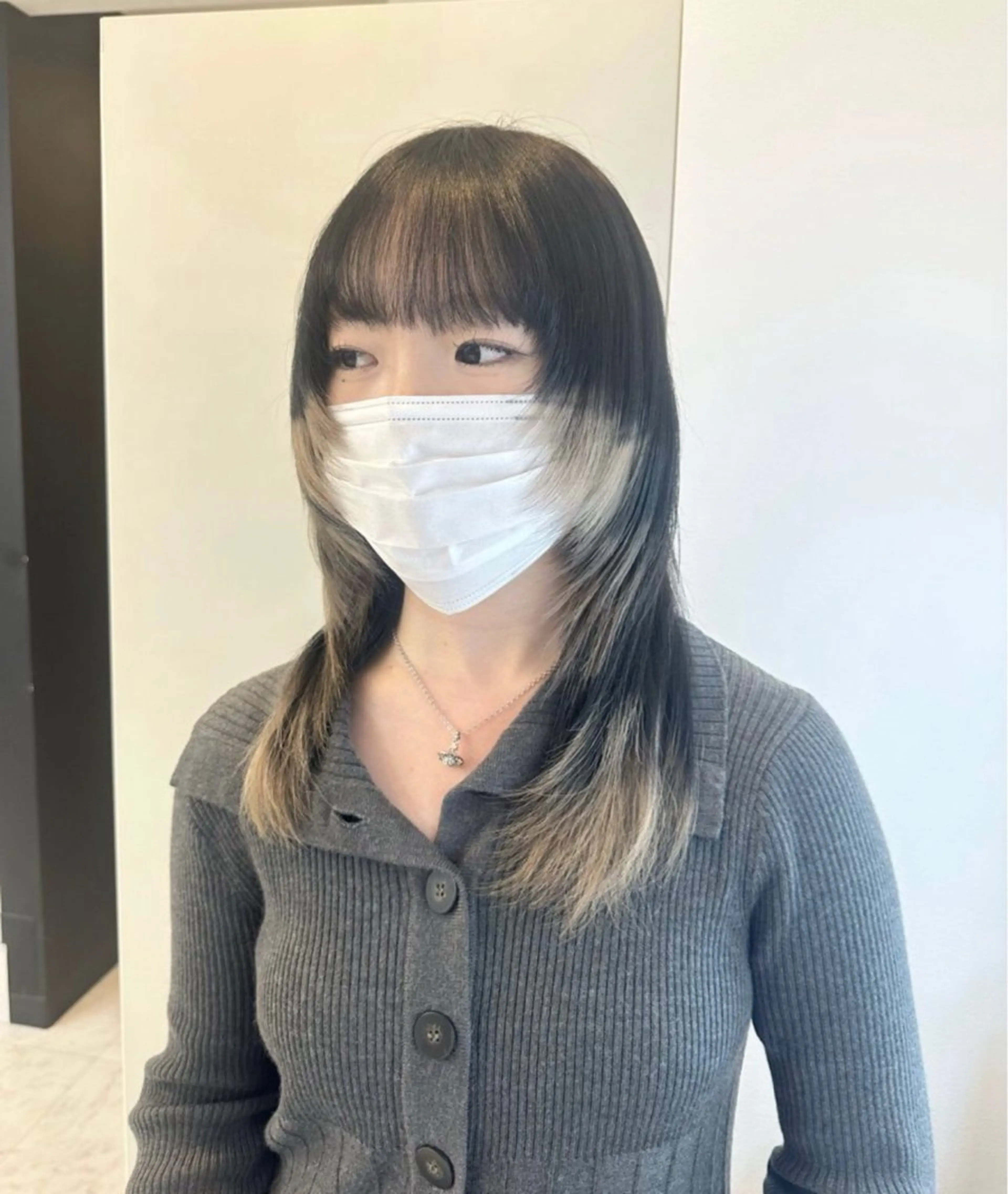 セミロング カラー ブリーチ ケアブリーチ ダブルカラー ハイトーンカラー 韓国風ヘア ヘアカラー トリートメント salowin原宿iori所属・💋ハイトーンデザイ ンヘア💋A'nyuのヘアスタイル