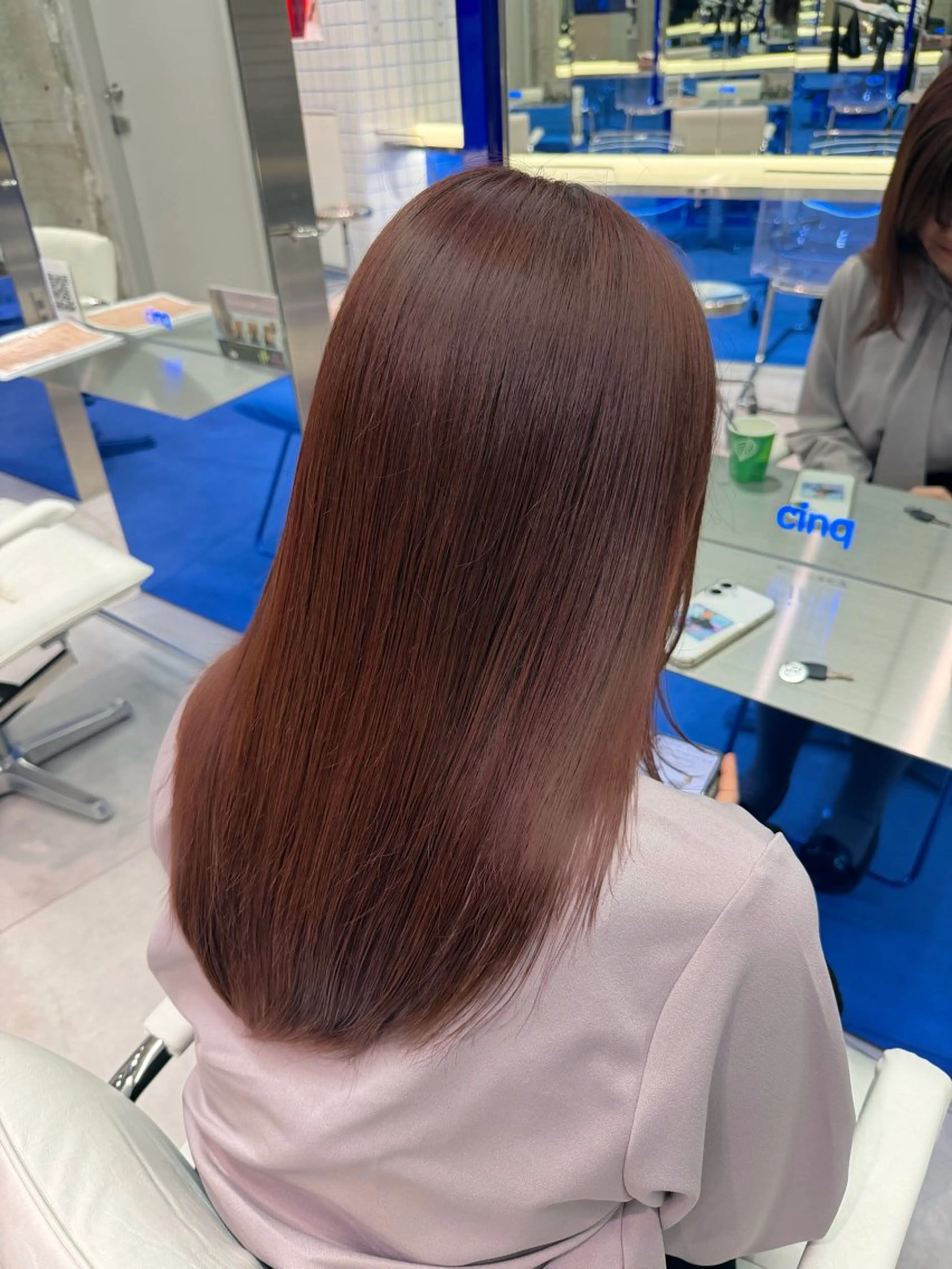 セミロング カラー ブラウンカラー ピンクカラー ピンクブラウン つやつやブラウンカラ ーあすかのヘアスタイル