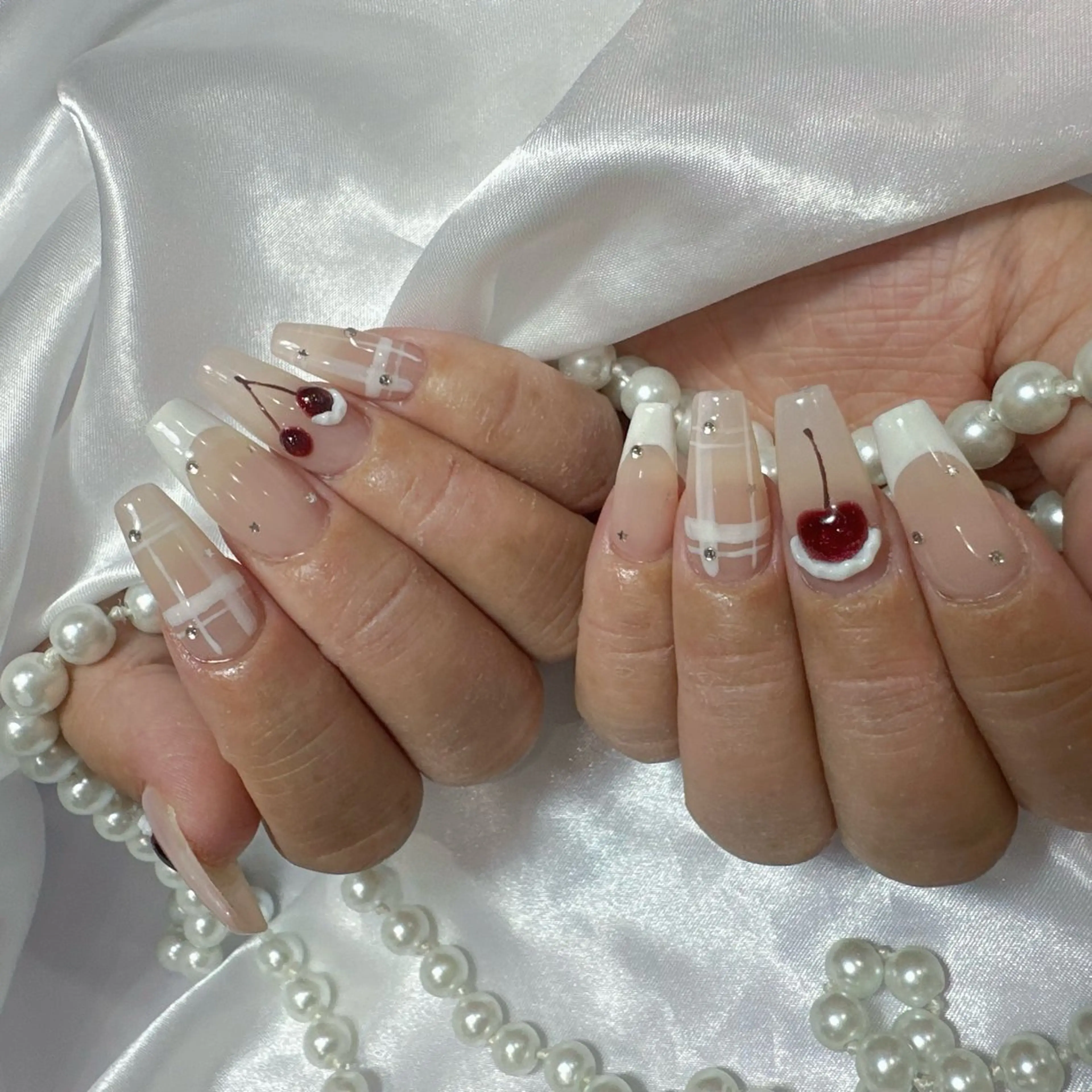 ネイル アートネイル フラッシュネイル フレンチネイル ジェルネイル ガラスフレンチ ハンドネイル You&Me Miyuのネイルデザイン