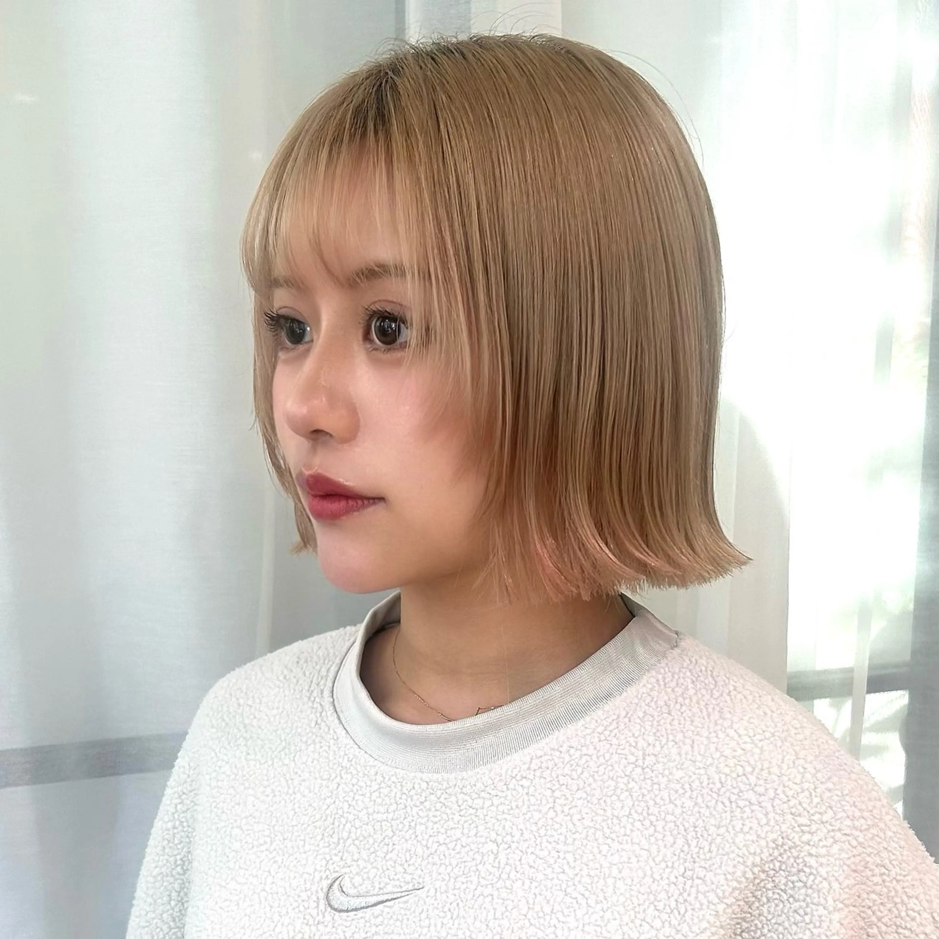 ミディアム カラー ボブレイヤー ベージュカラー ミルクティーベージュ ボブ レイヤーカット ヘアカラー ボブレイヤー/ ブリーチ/miyuuのヘアスタイル