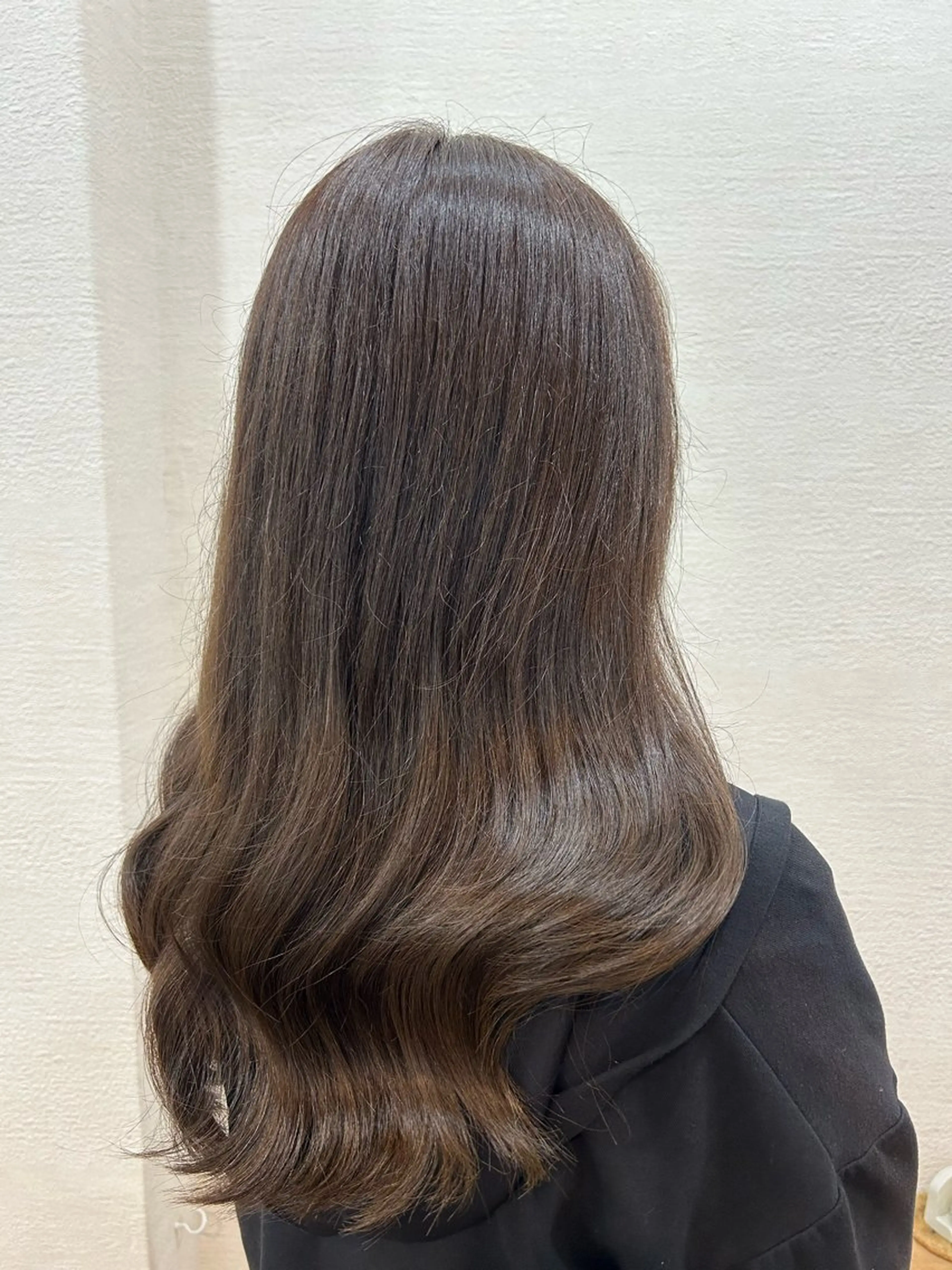 ロング カラー アッシュ ベージュカラー 透明感カラー 顔周りカット レイヤーカット 🐰関根 さら🍒のヘアスタイル