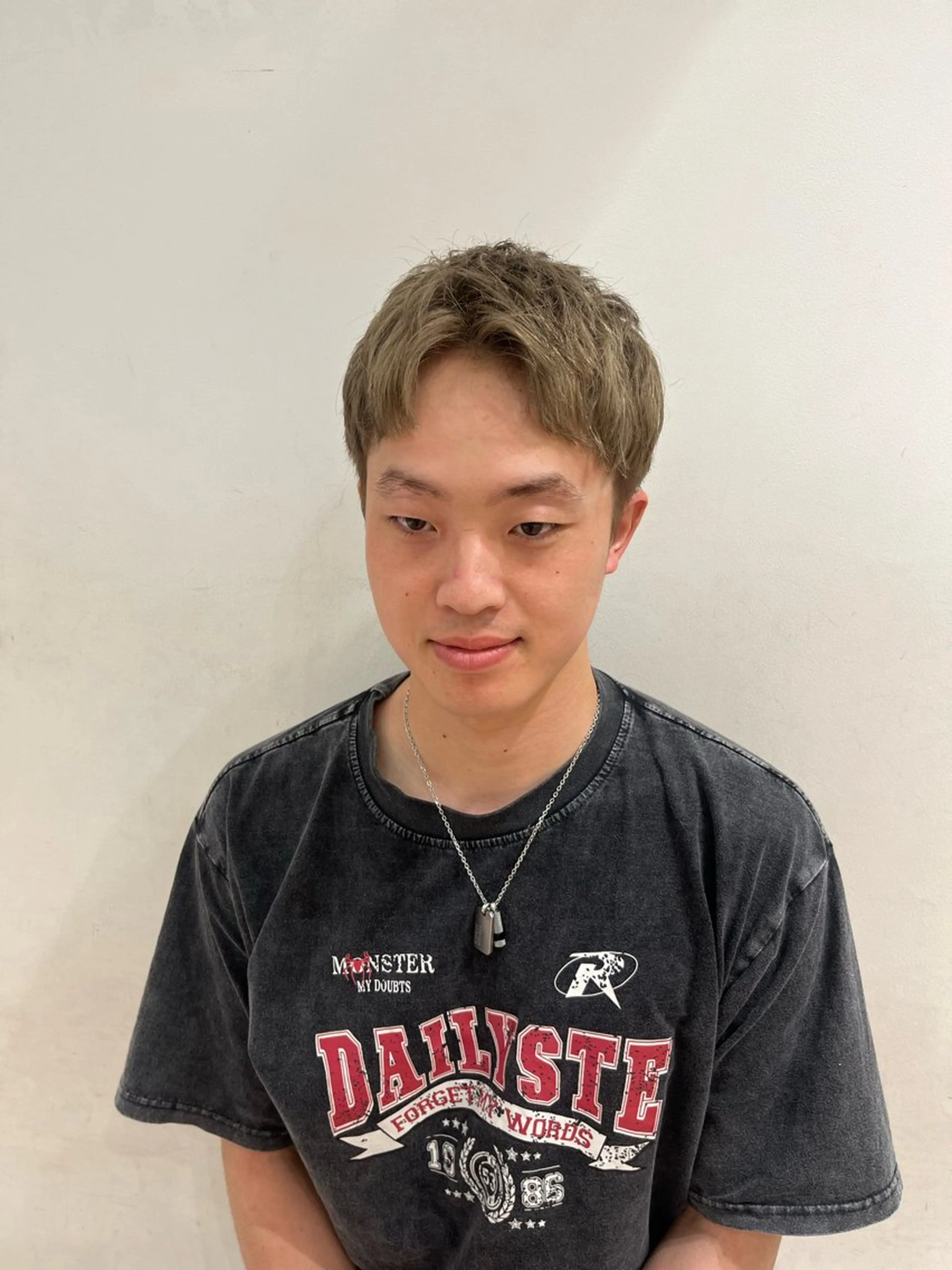 カラー メンズ 荒川 三希のヘアスタイル