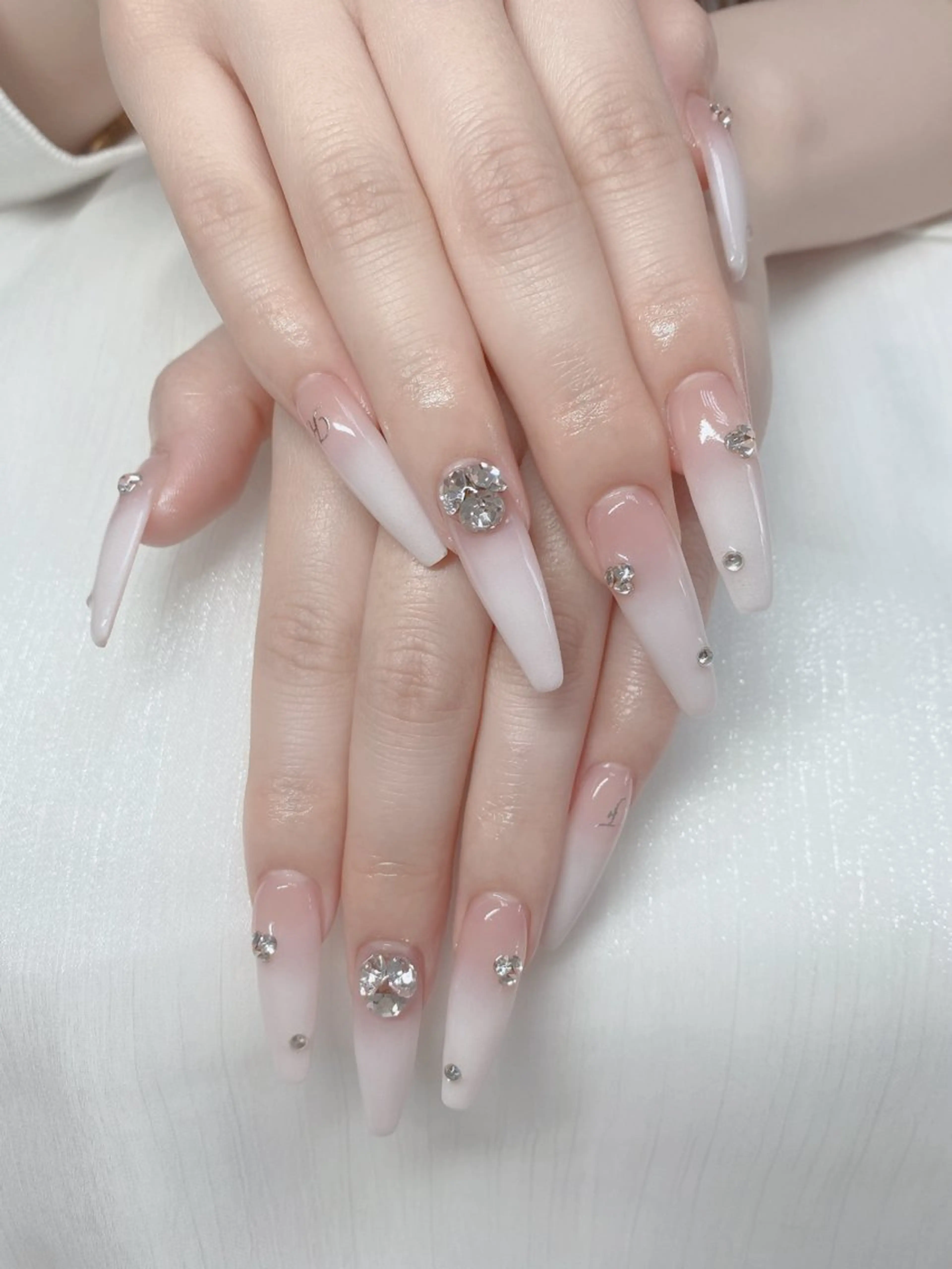 ネイル ハンドネイル ハンドケア UniqueNail 長さだし専門店のネイルデザイン