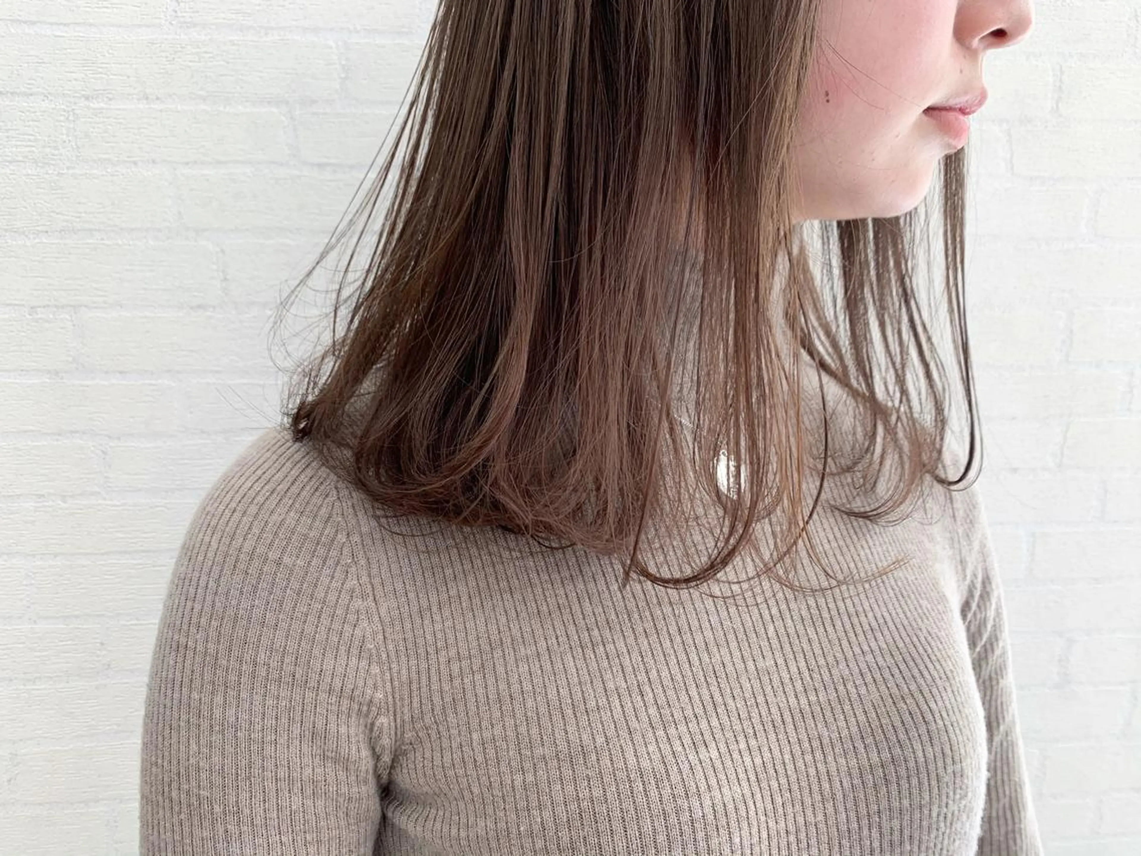 セミロング カラー 立川 奈那子のヘアスタイル