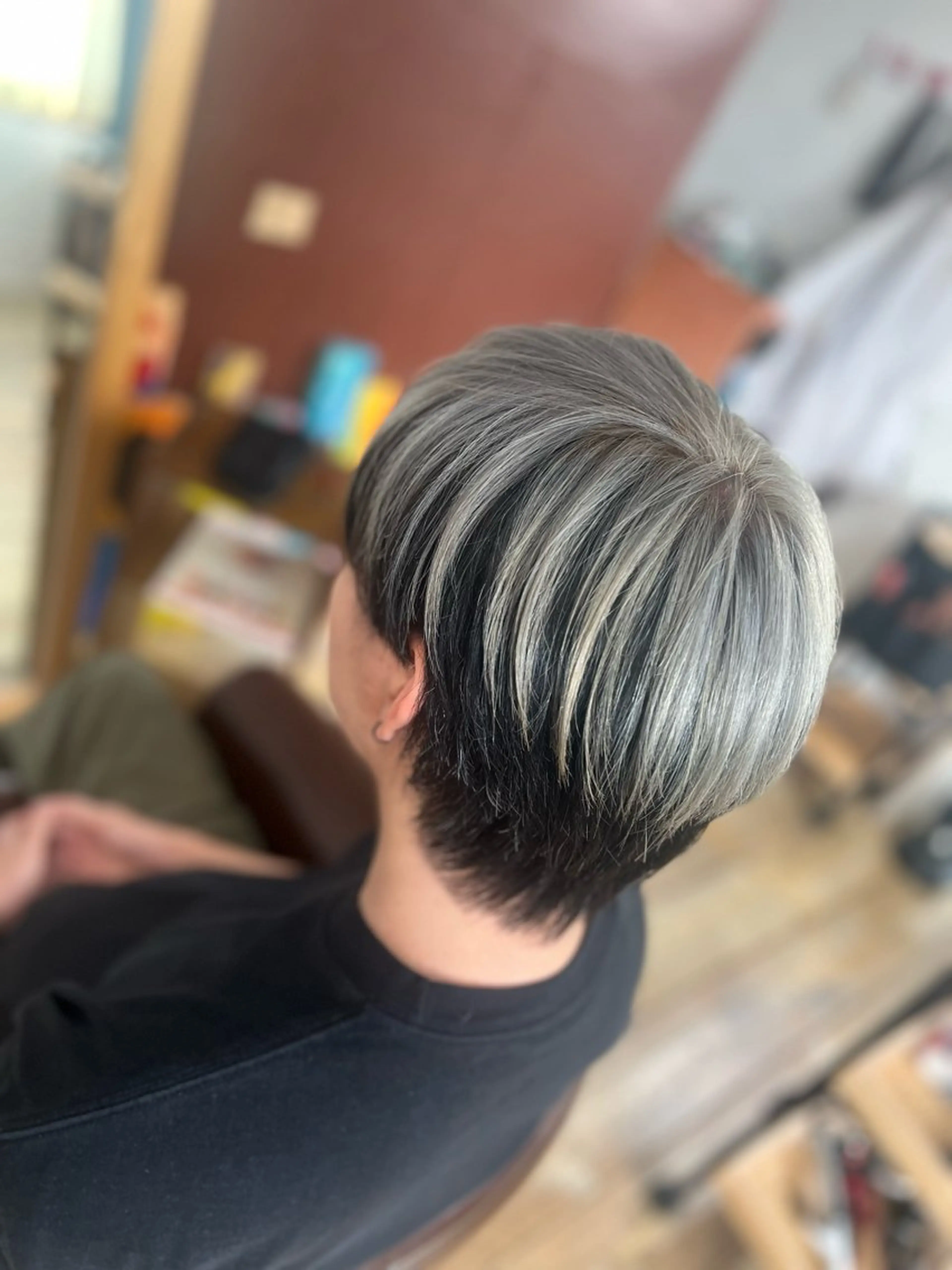 ショート カラー メンズ メンズブリーチ メンズハイトーン メンズショート ブリーチ グレージュ カット ヘアカラー Style Tのヘアスタイル