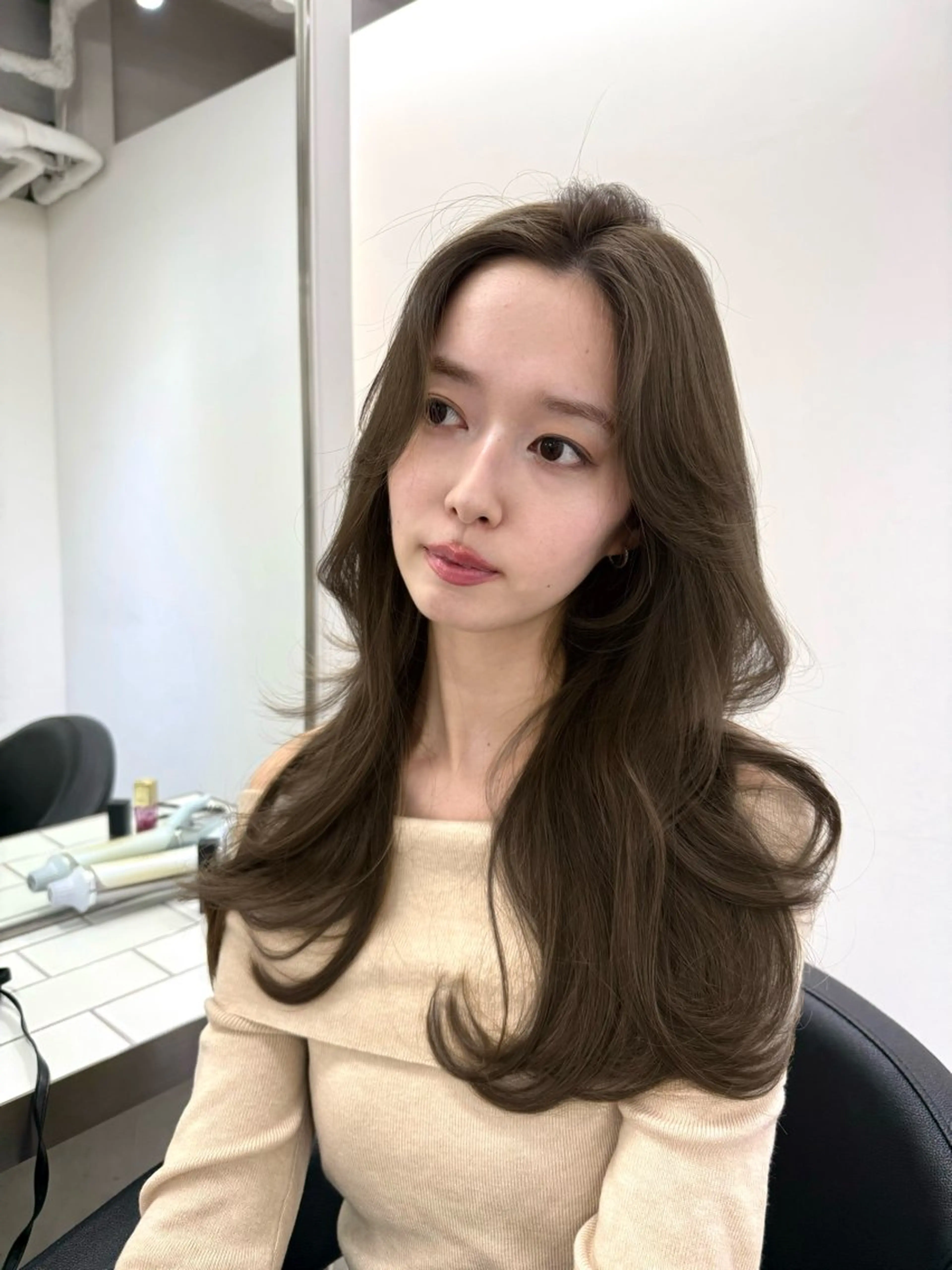 ロング カラー ミディアムレイヤー 添田晃基のヘアスタイル