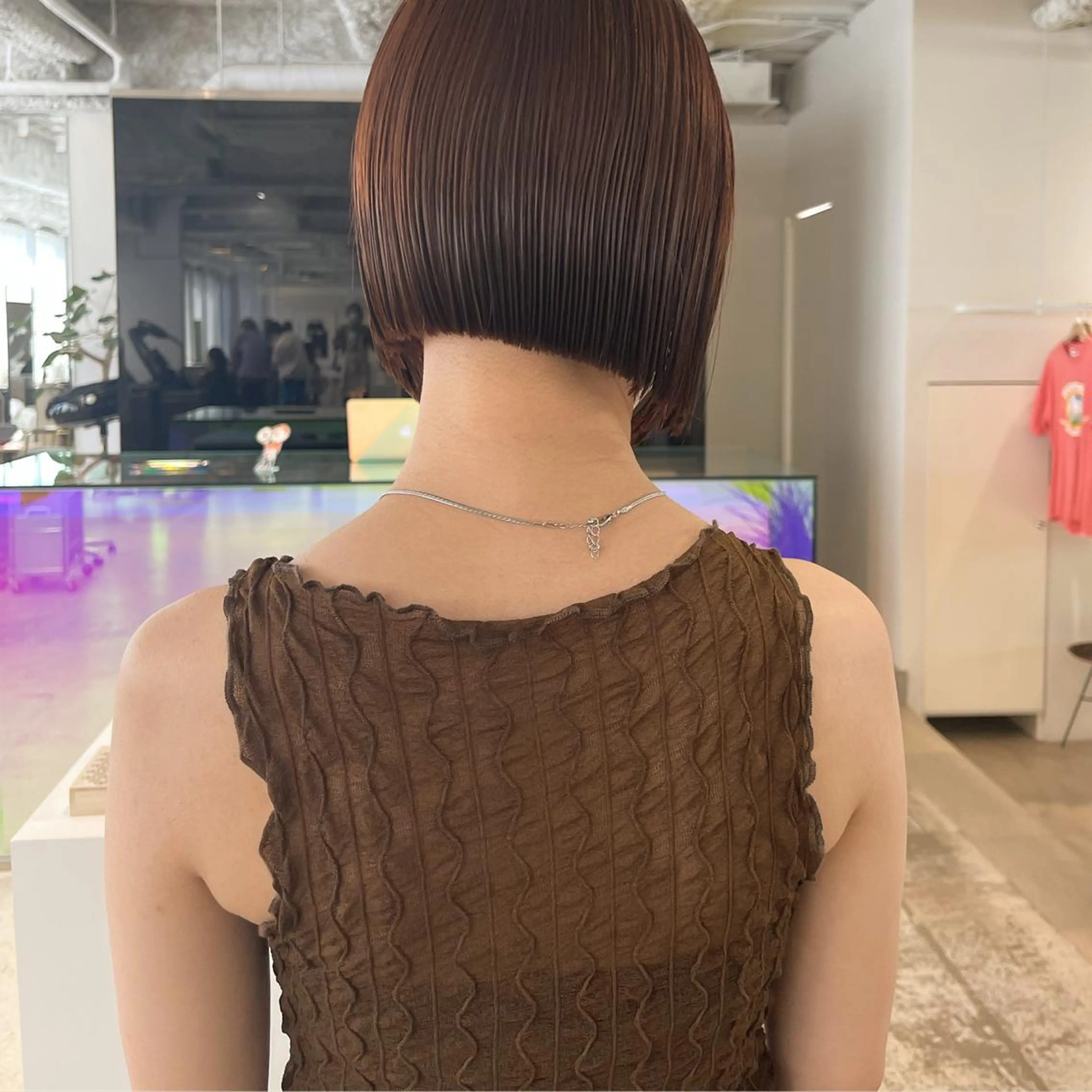 ショート oma　袮次金 鈴香のヘアスタイル