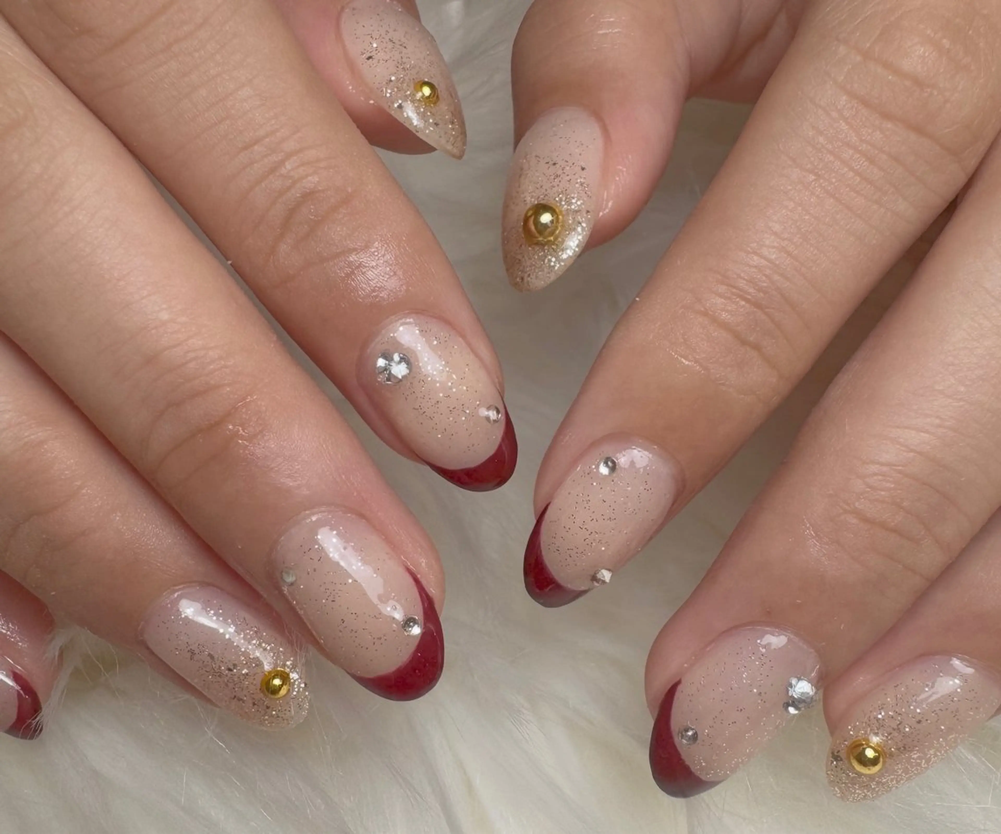 ネイル ボルドー フラッシュネイル フレンチネイル ジェルネイル ゴールド yglow 【yuri】のネイルデザイン