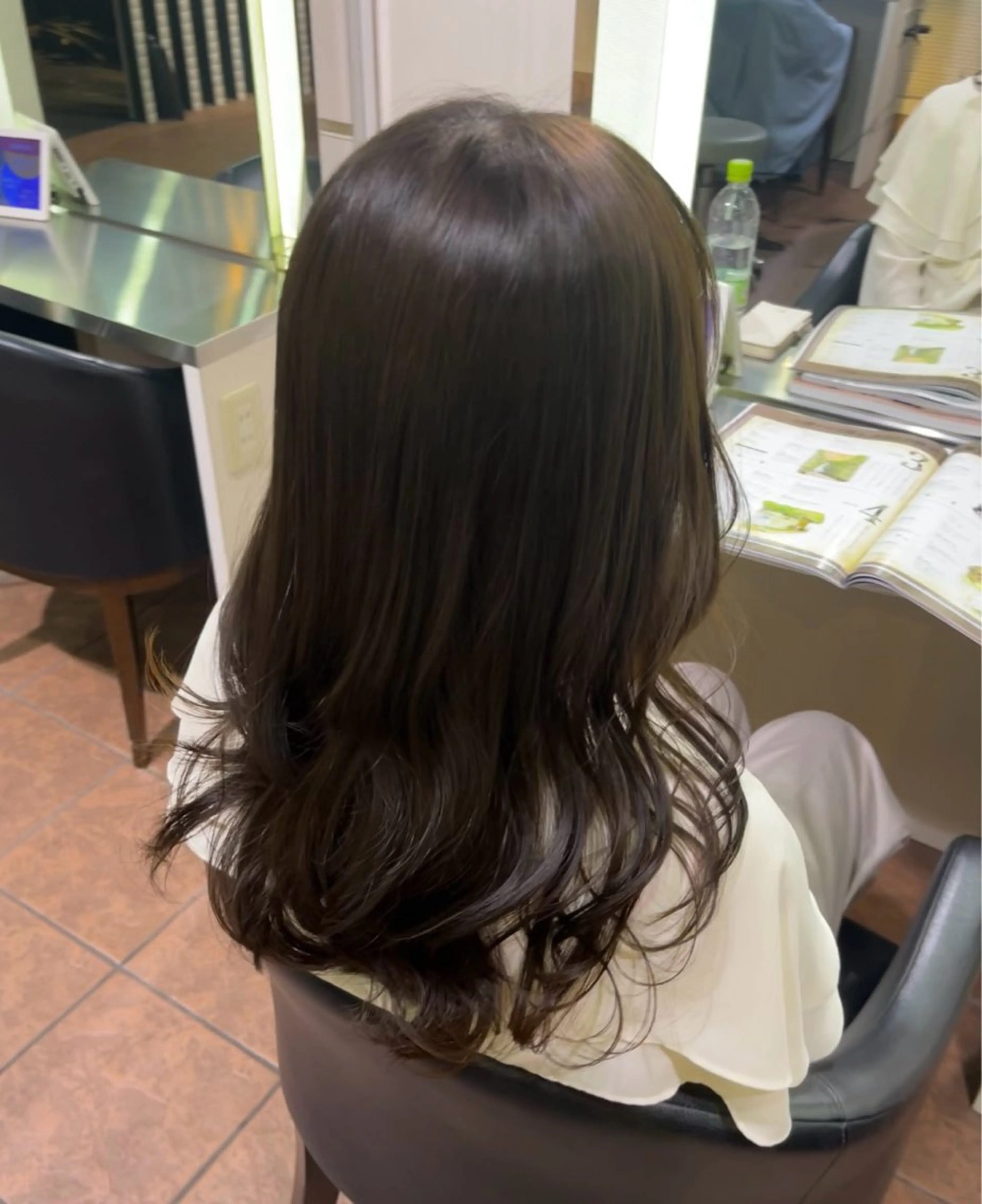 ロング 山田 知佳のヘアスタイル