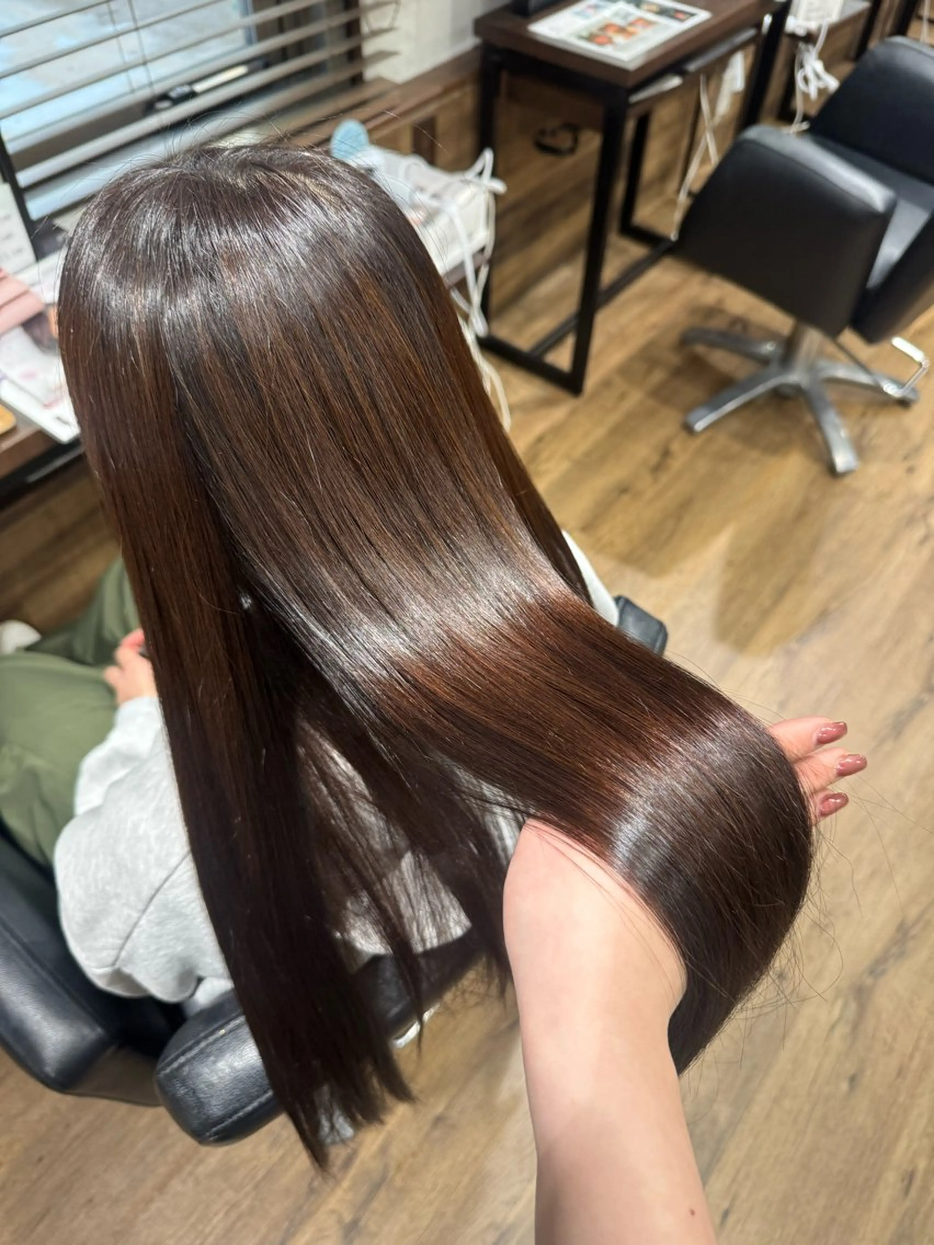 ロング カラー 石井 陽海のヘアスタイル
