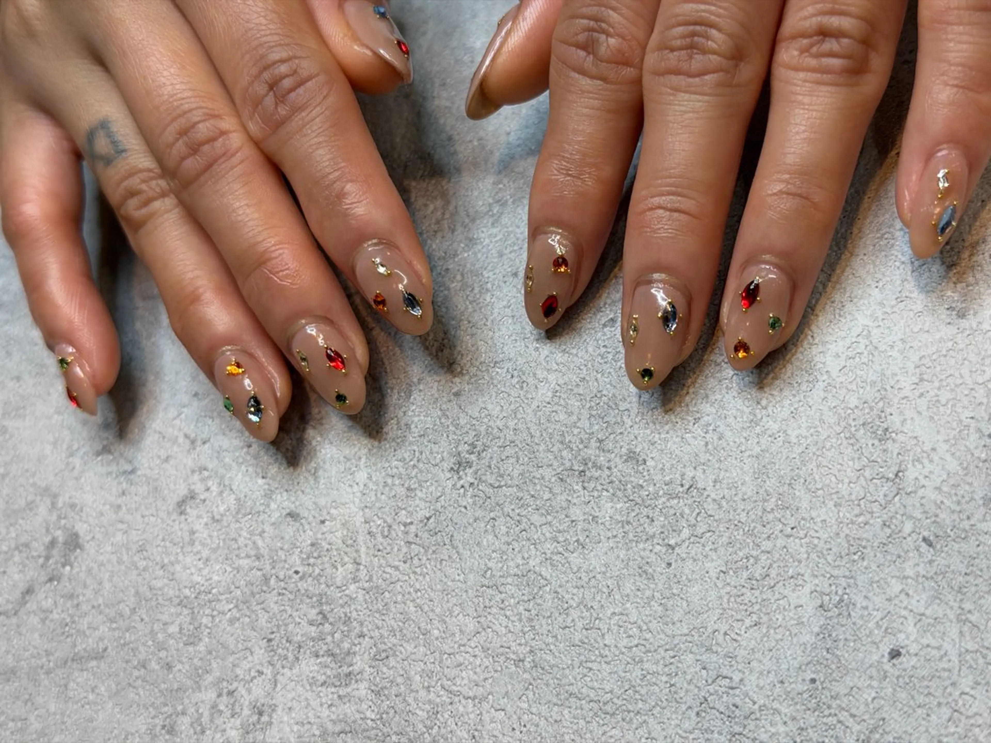 ネイル アートネイル ストーンネイル Le Lienのネイルデザイン