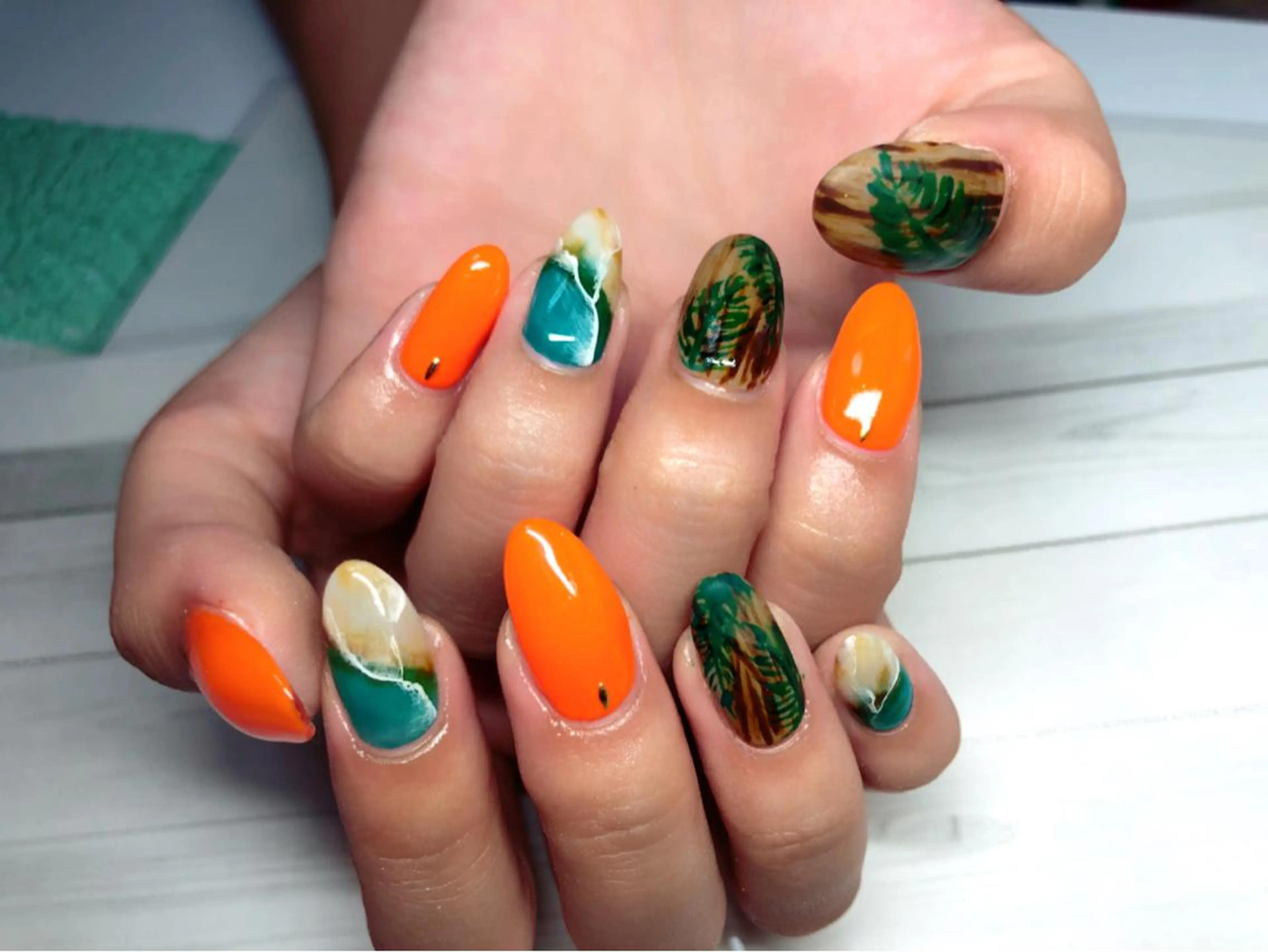 ネイル Li'leaNail AINAのネイルデザイン