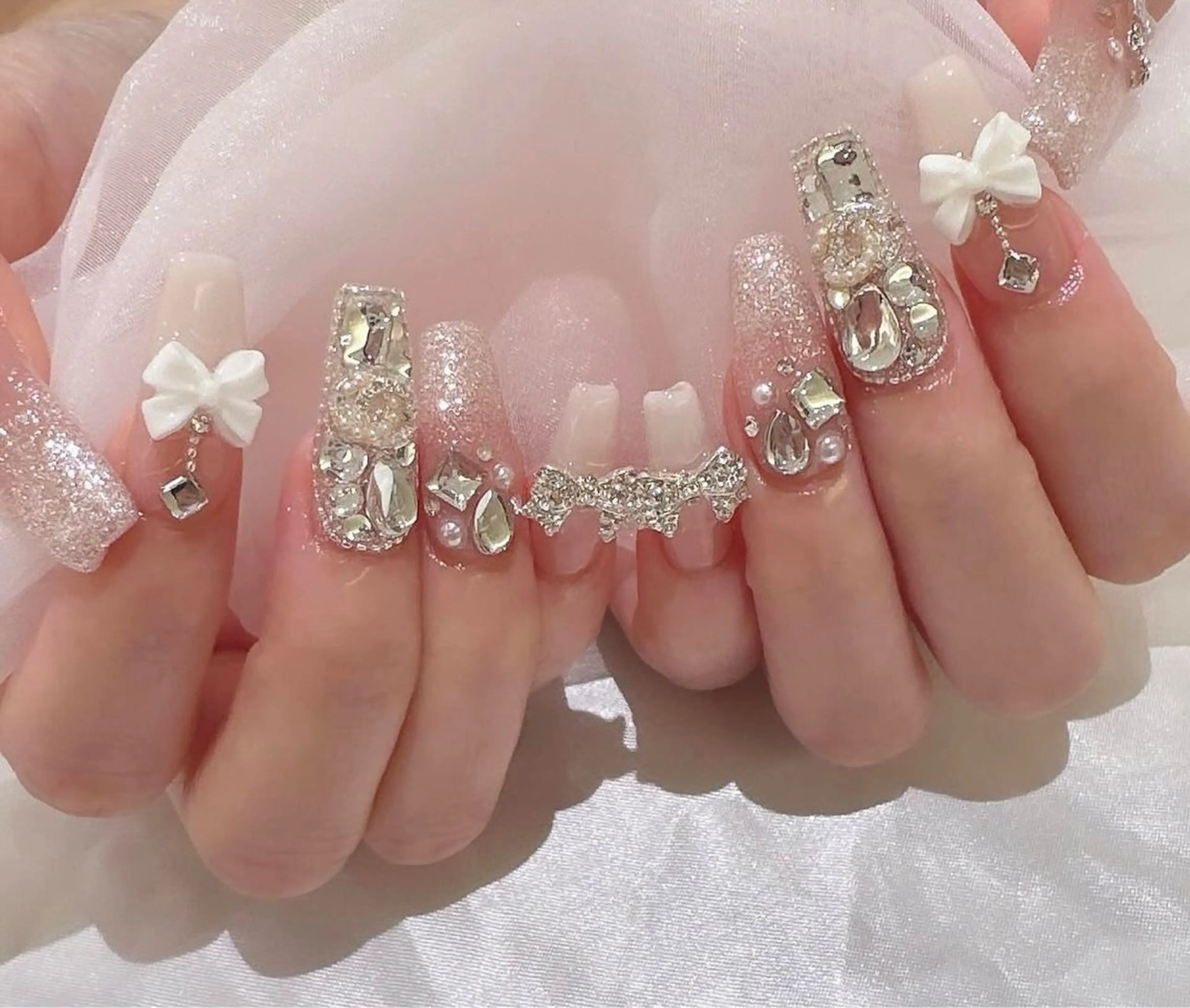 ネイル グラデーション キラキラネイル ワンカラーネイル 冬ネイル Jenn Nail Salonのネイルデザイン