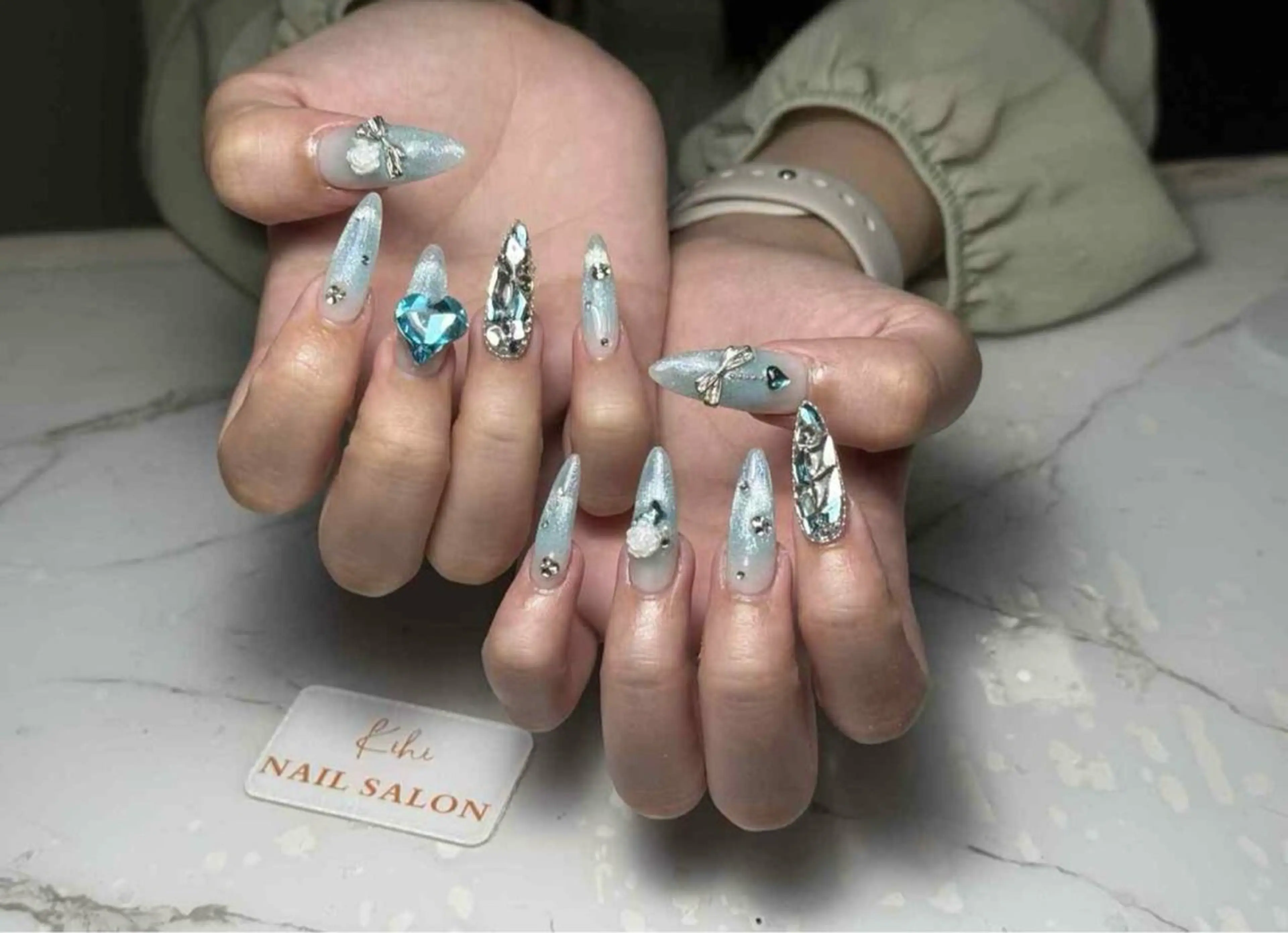 ネイル アートネイル ジェルネイル キラキラネイル 韓国ネイル スカルプネイル ハンドネイル 清水 ユナのネイルデザイン