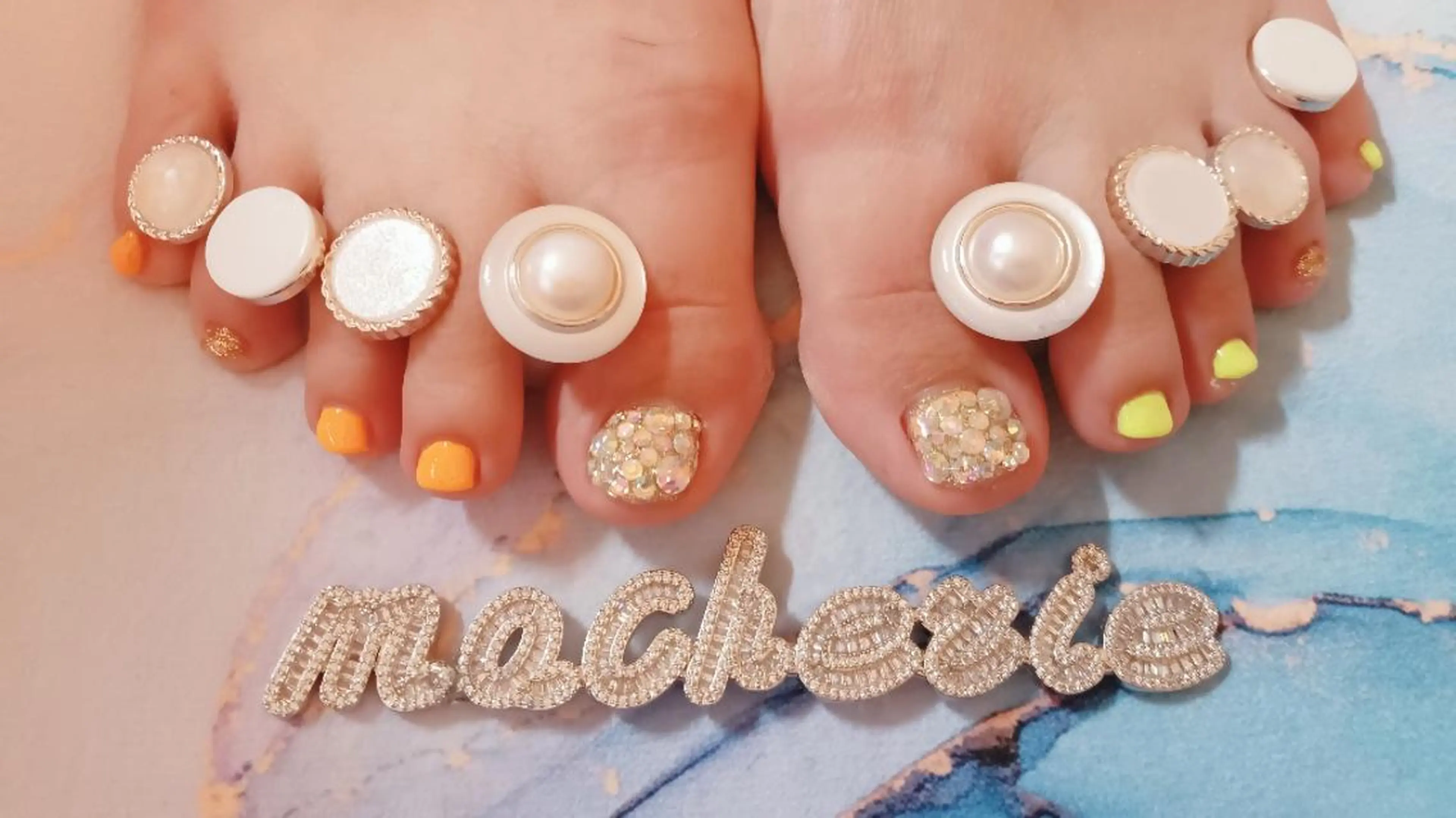 ネイル フットネイル オレンジ 黄色 フットネイル Nail Salon macherieのネイルデザイン