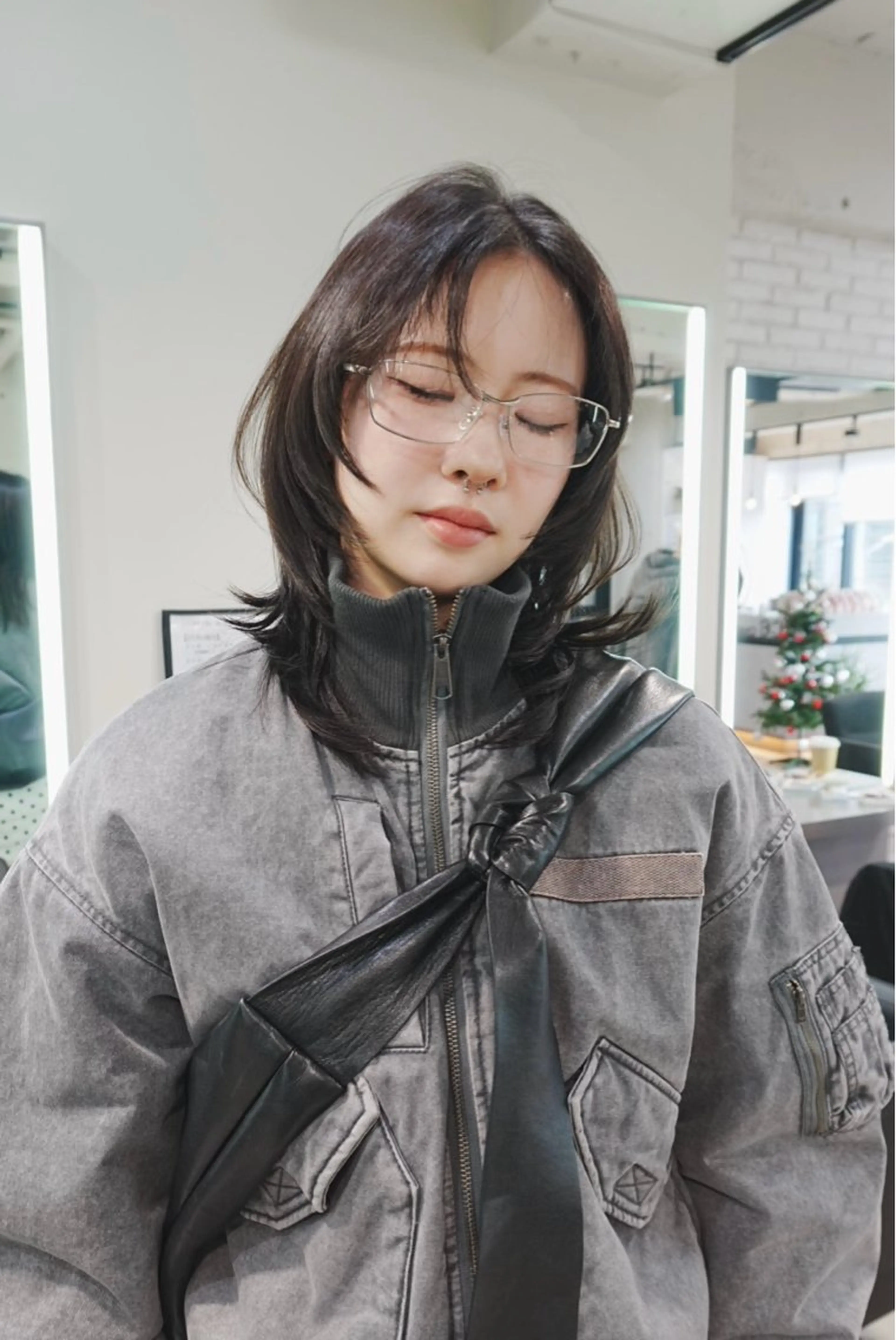 ミディアム ハッシュカット 韓国風ヘア Airi 韓国y2k ボブパーマのヘアスタイル