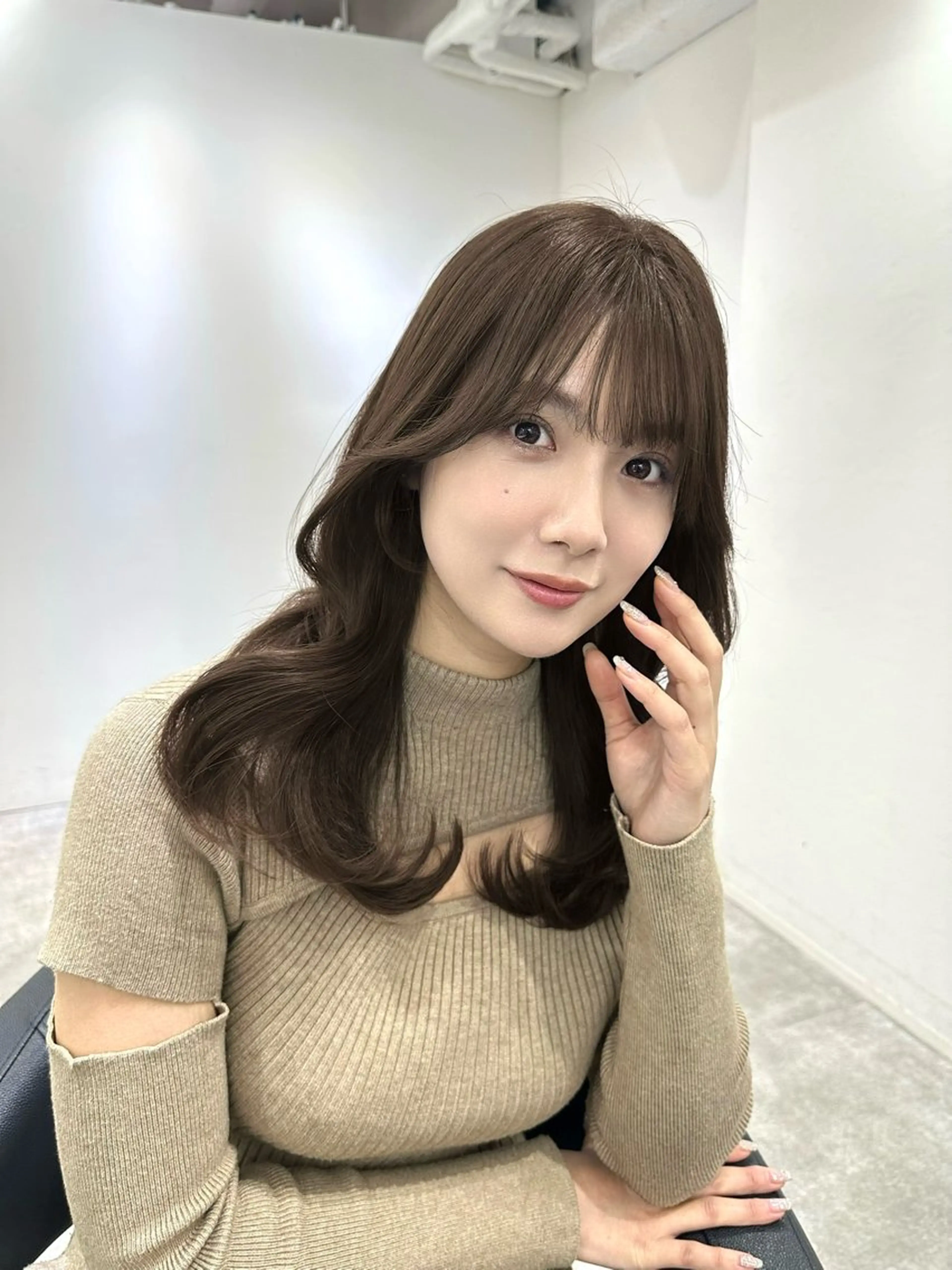 セミロング カラー ミディアムレイヤー 添田晃基のヘアスタイル