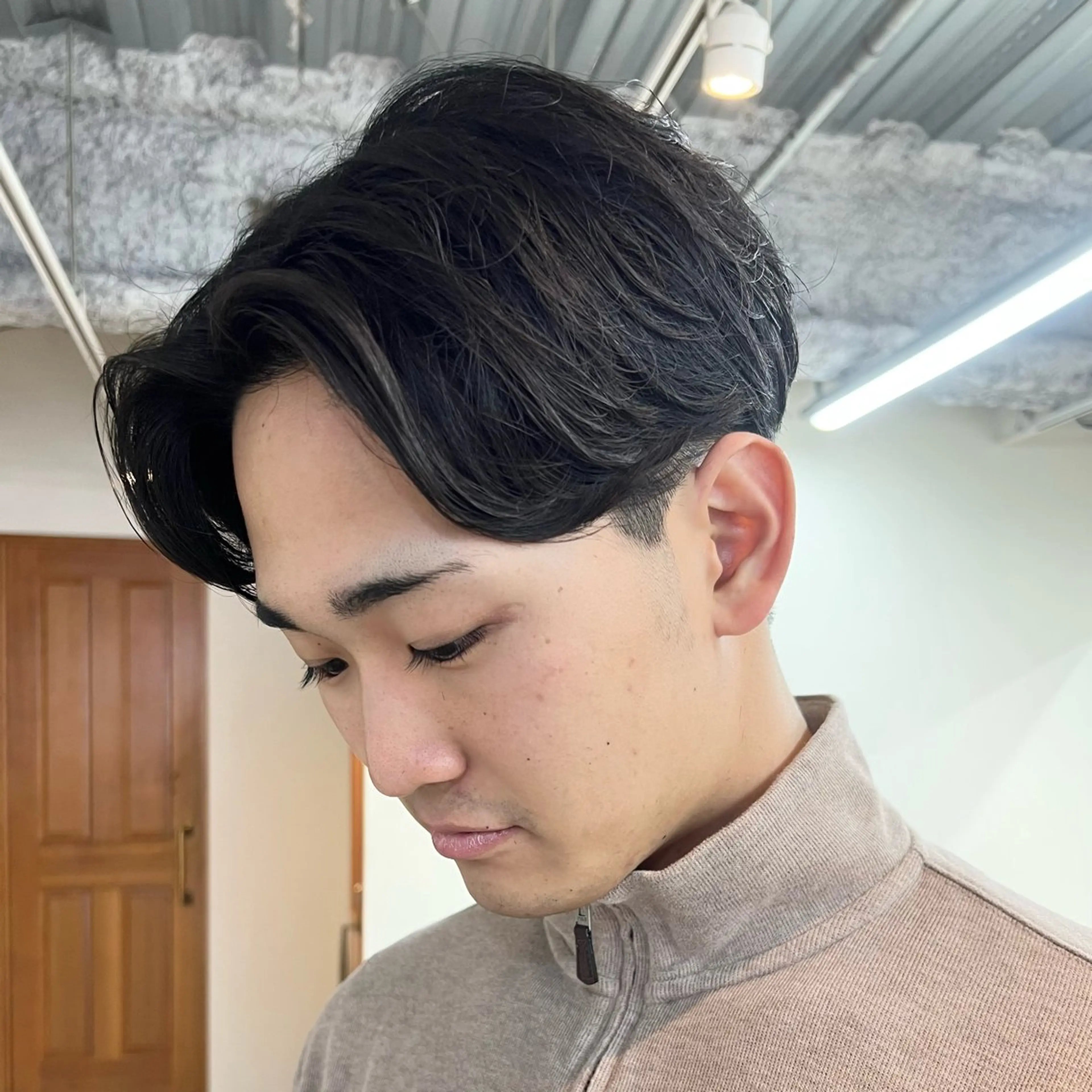 ショート メンズ センターパート メンズパーマ カット パーマ 大人メンズヘア メンズパーマSHUNのヘアスタイル
