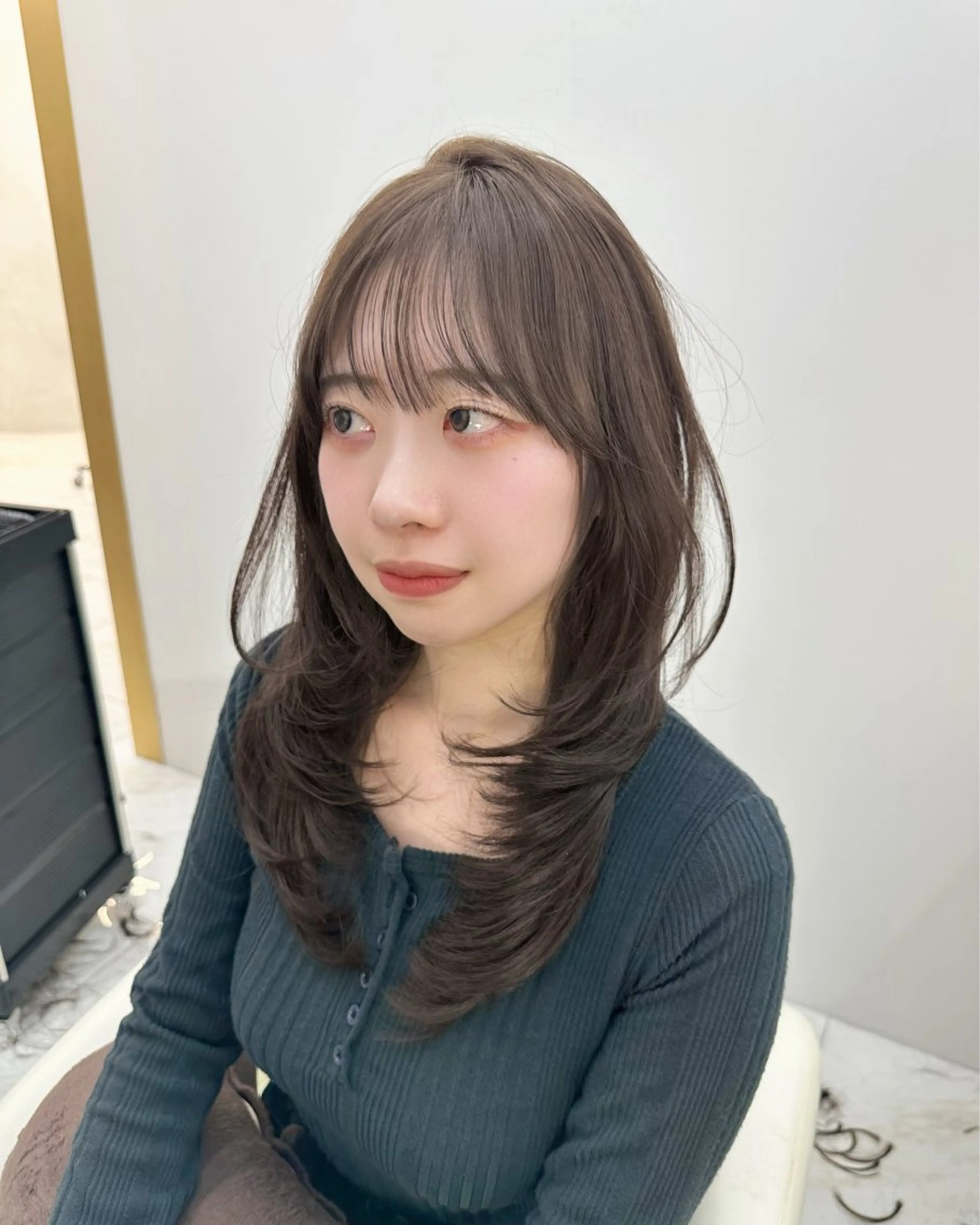 ロング カラー 顔まわりレイヤー レイヤーカット カット ヘアカラー トリートメント ヘアセット 韓国風レイヤーカラー ライムのヘアスタイル