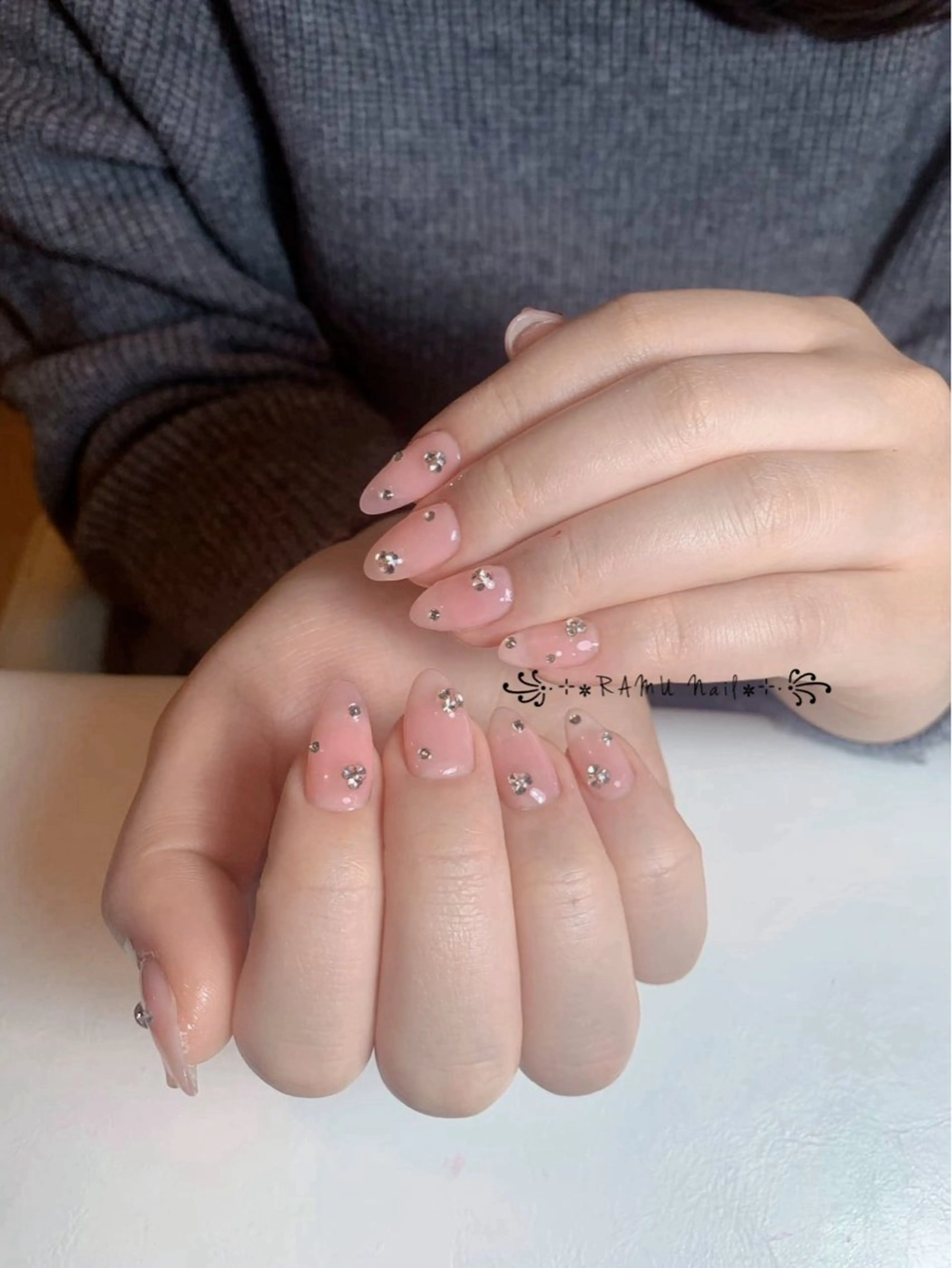 ネイル チークネイル フレンチネイル グラデーション キラキラネイル 韓国ネイル ハンドネイル RAMU Nail 恵比寿店のネイルデザイン