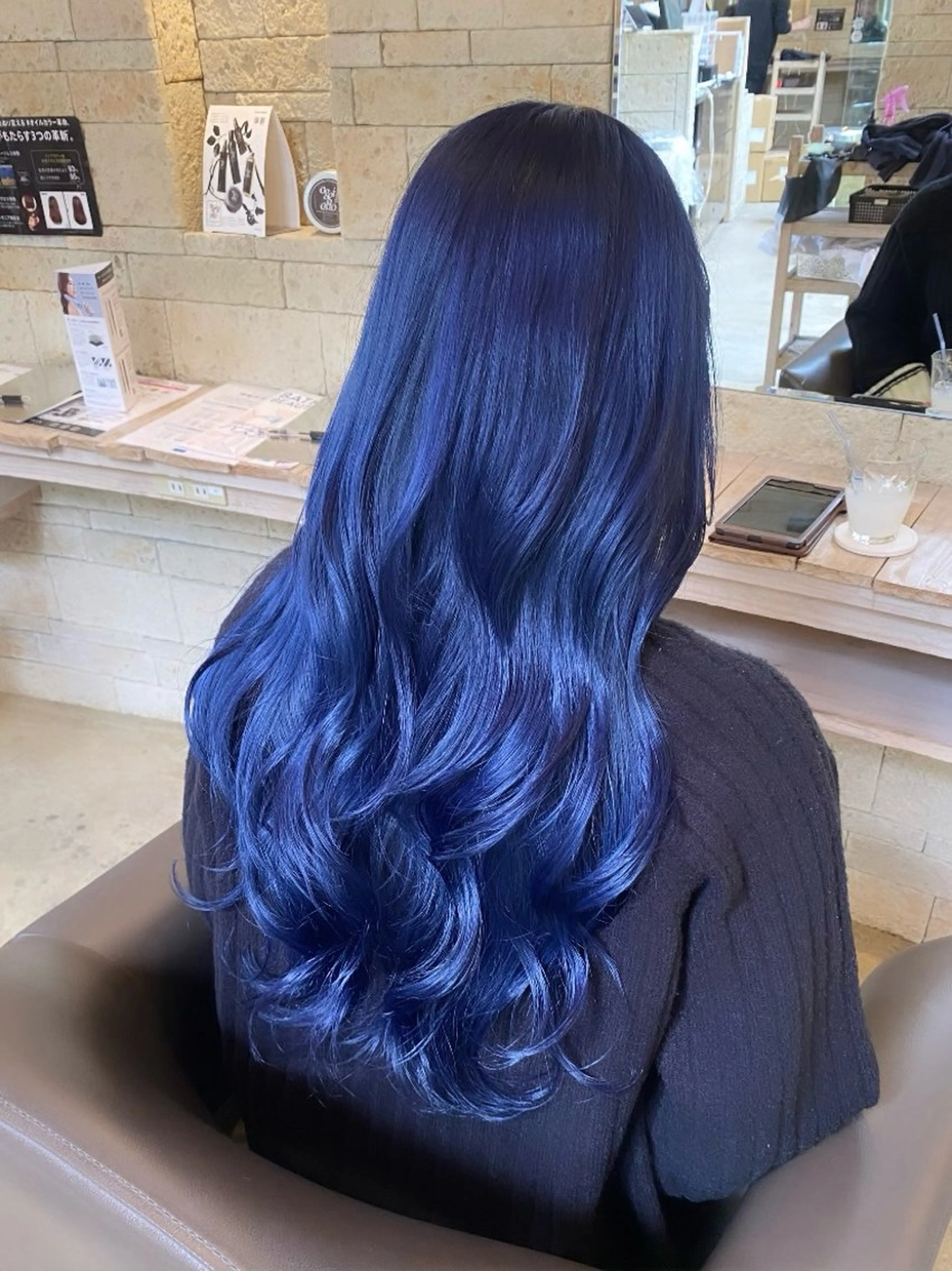 ロング カラー ブルーカラー ネイビーカラー ヘアカラー トリートメント 中村 朱里のヘアスタイル