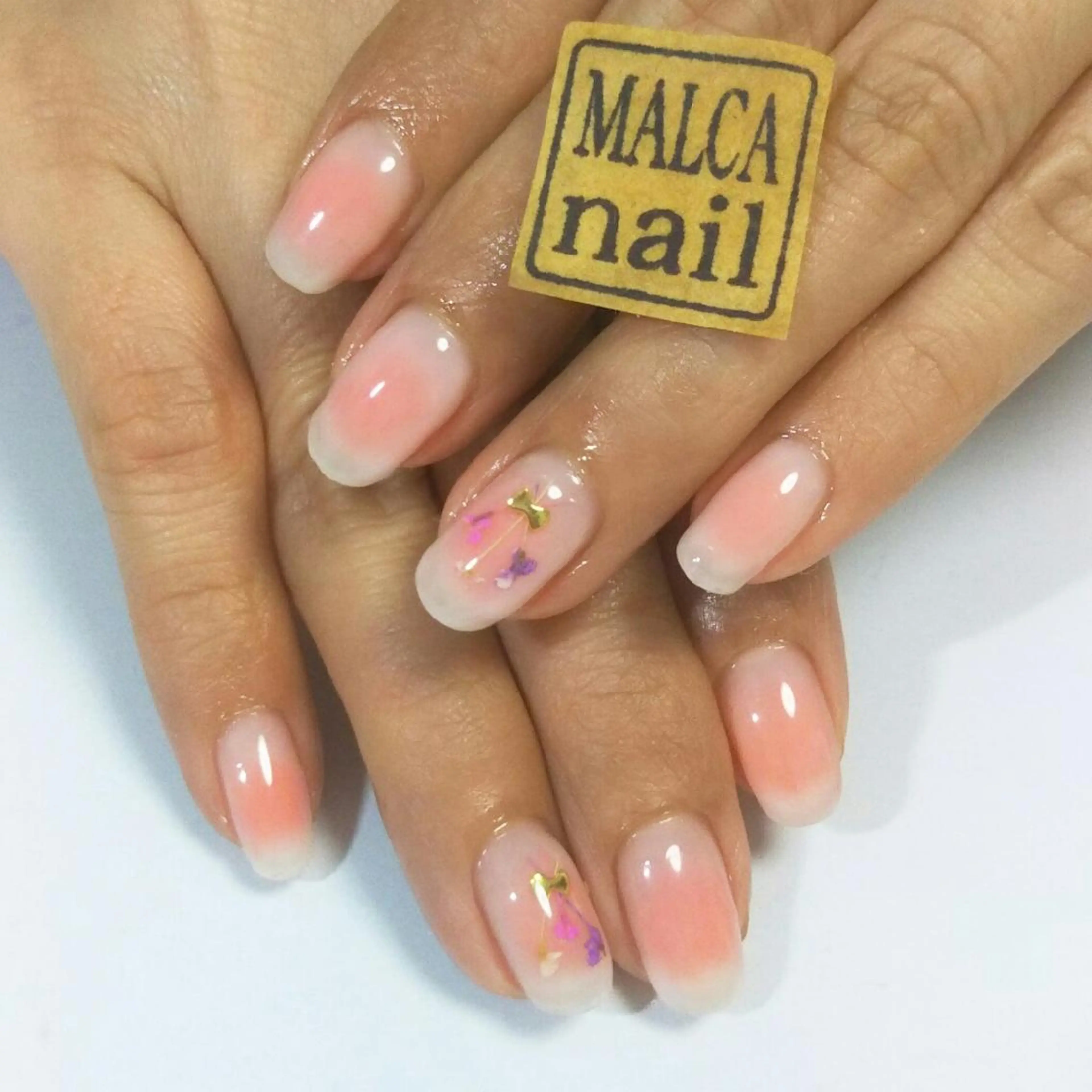 セミロング ヘアアレンジ パーマ ネイル キッズ マツエク・マツパ MALCAnail(マルカネイル)所属・荒木 莉奈のネイルデザイン