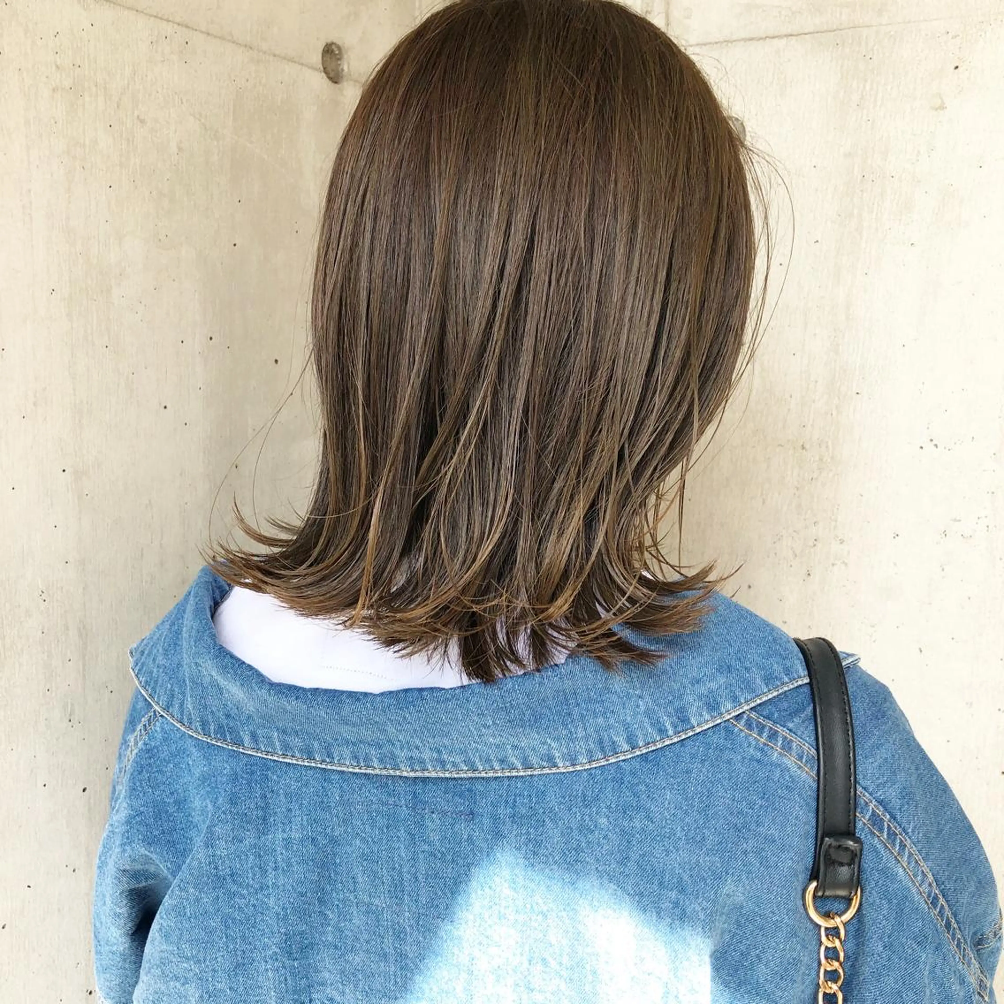 ミディアム 切りっぱなしボブ ミディアムパーマ アッシュ ボブ 外国人風カラー ショート職人 美容師【KENTA】のヘアスタイル