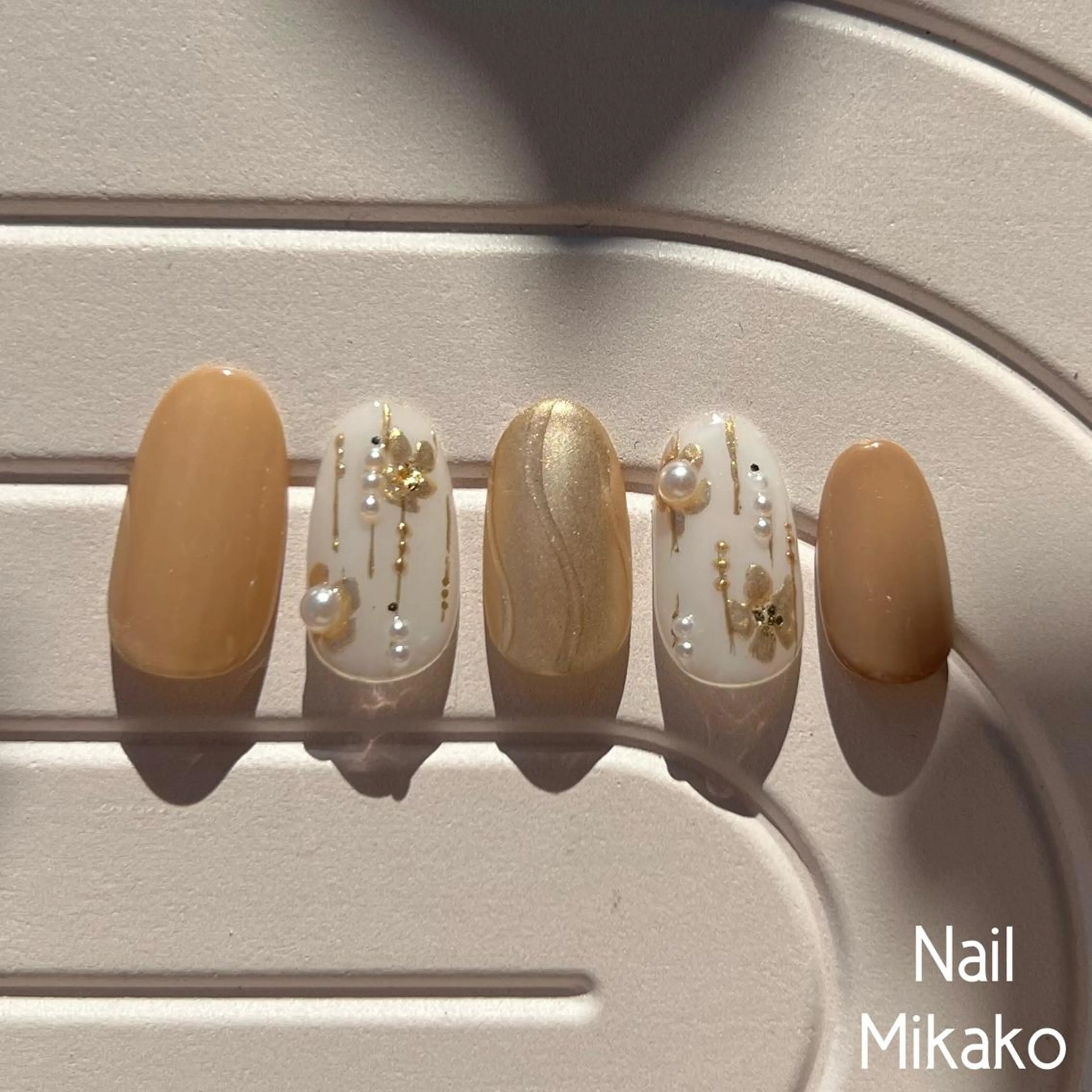 ネイル ミラーネイル ニュアンスネイル 春ネイル Nail Mikakoのネイルデザイン