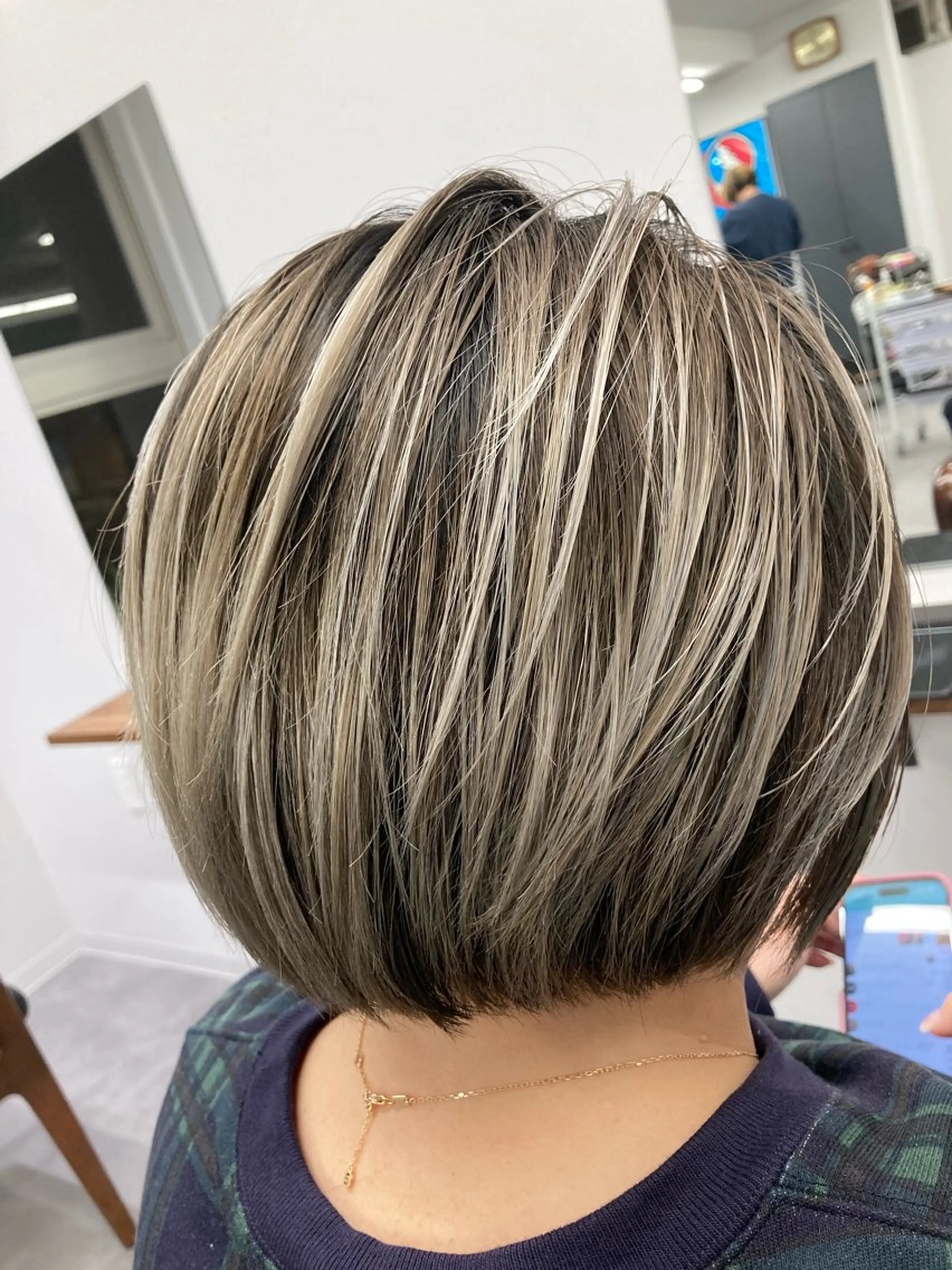 ミディアム カラー バレイヤージュ レイヤーカット カット ヘアカラー トリートメント SHAFT Ieiriのヘアスタイル