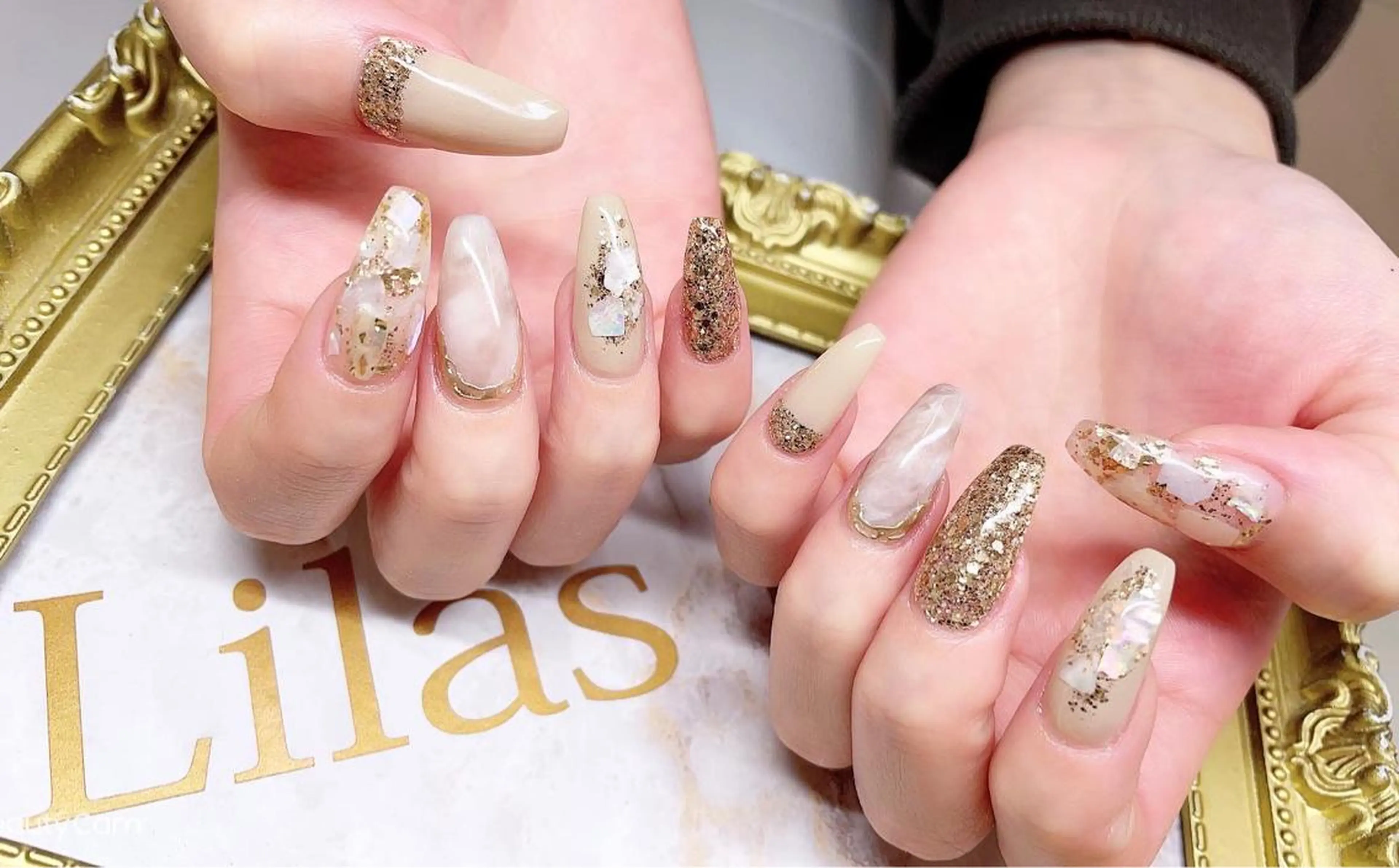 ネイル ジェルネイル ゴールド ハードジェル キラキラネイル ラメ(グリッター) Lilas Nailのネイルデザイン
