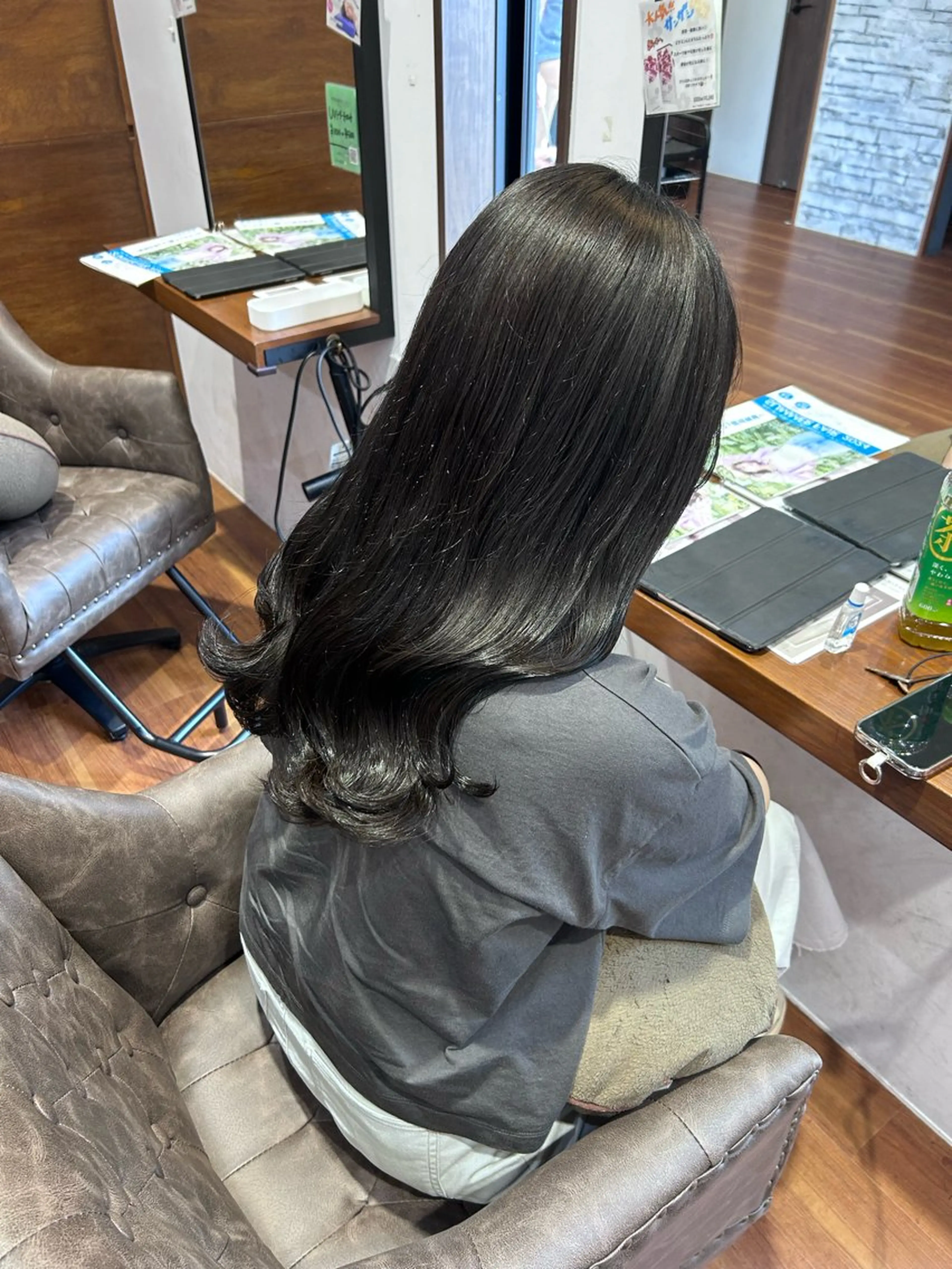 セミロング カラー 廣瀬 美月のヘアスタイル