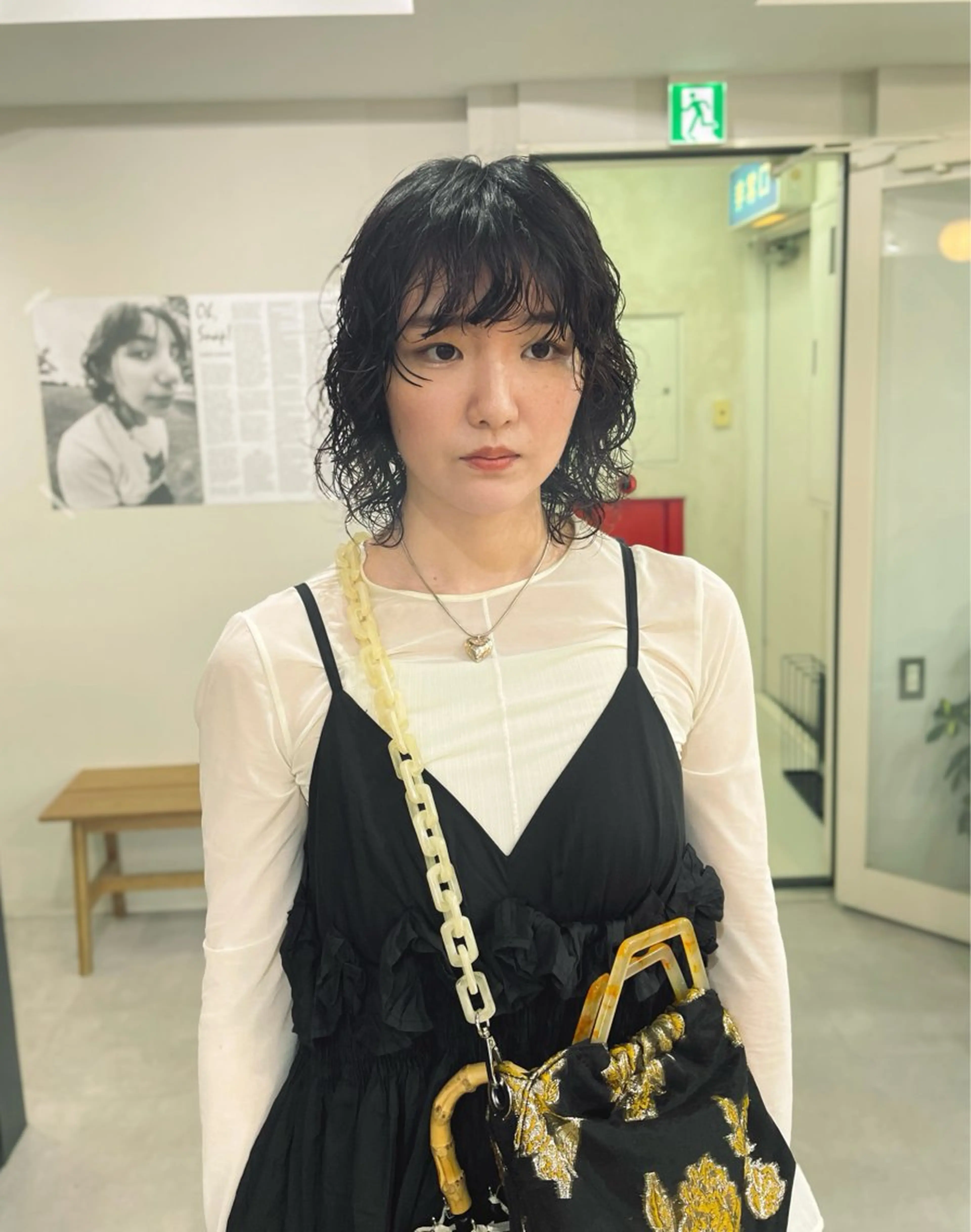 ミディアム パーマ ミディアムパーマ レイヤーカット ウルフカット ウルフレイヤー カット パーマ ショート　ボブ メンズ　パーマのヘアスタイル