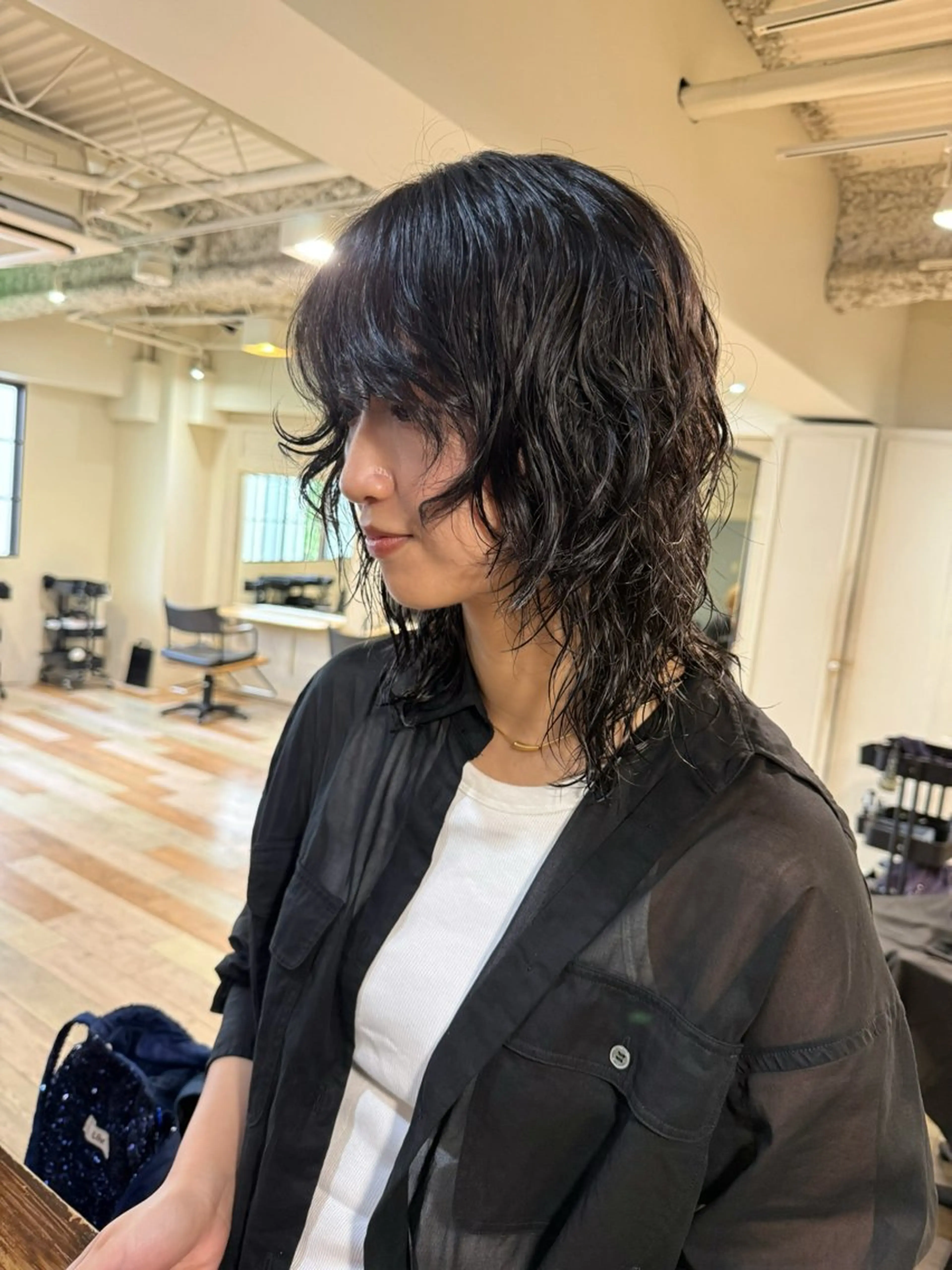 ミディアム パーマ ミディアムパーマ ウルフカット ニュアンスパーマ カット パーマ 🌈デザインヘア職人 Kaede🌈のヘアスタイル