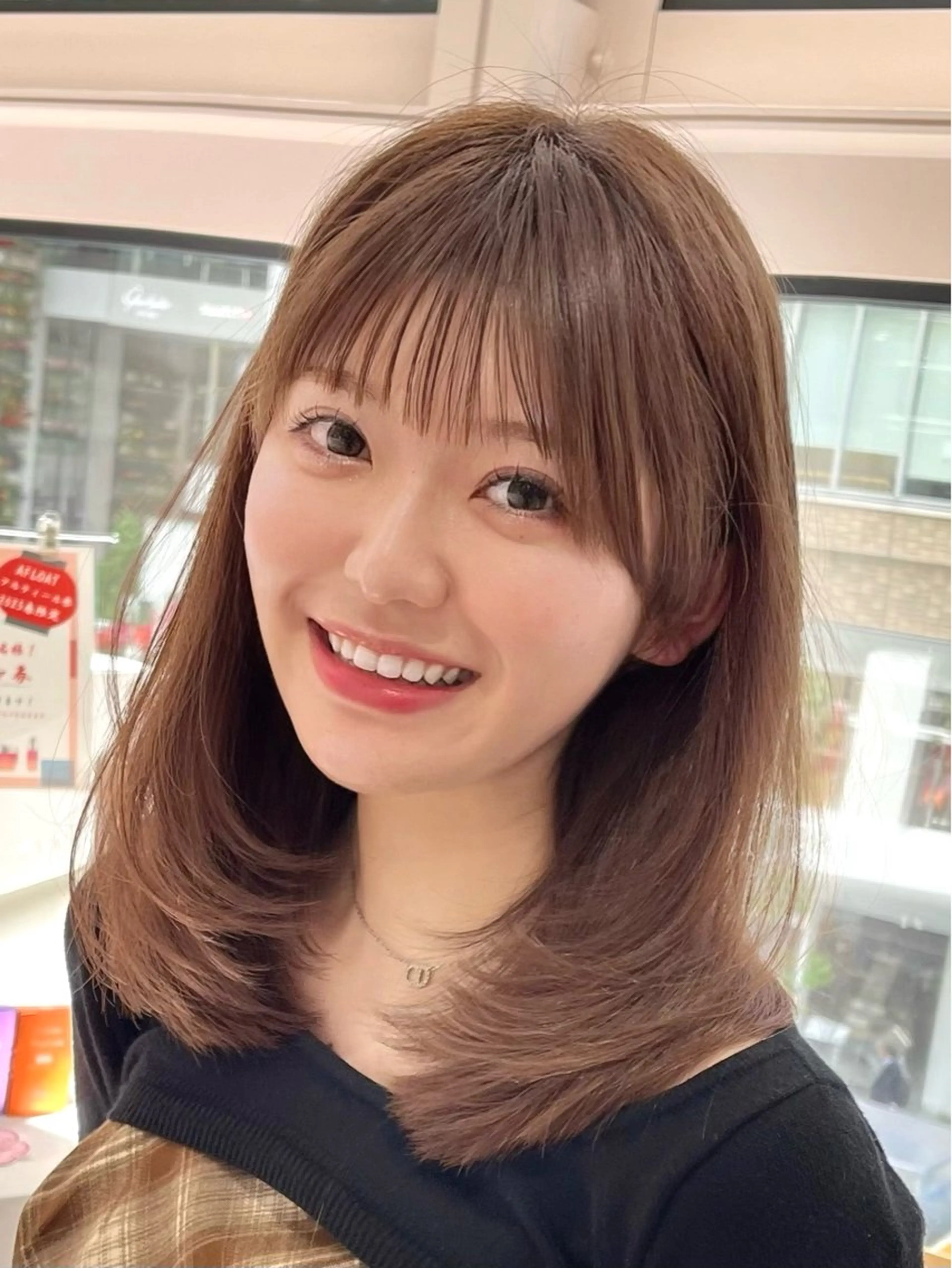 ミディアム ミディアムレイヤー 韓国風ヘア レイヤーカット 小顔カット カット ヘアカラー トリートメント 赤み消し透明感カラー 似合わせ前髪柴田礼空のヘアスタイル